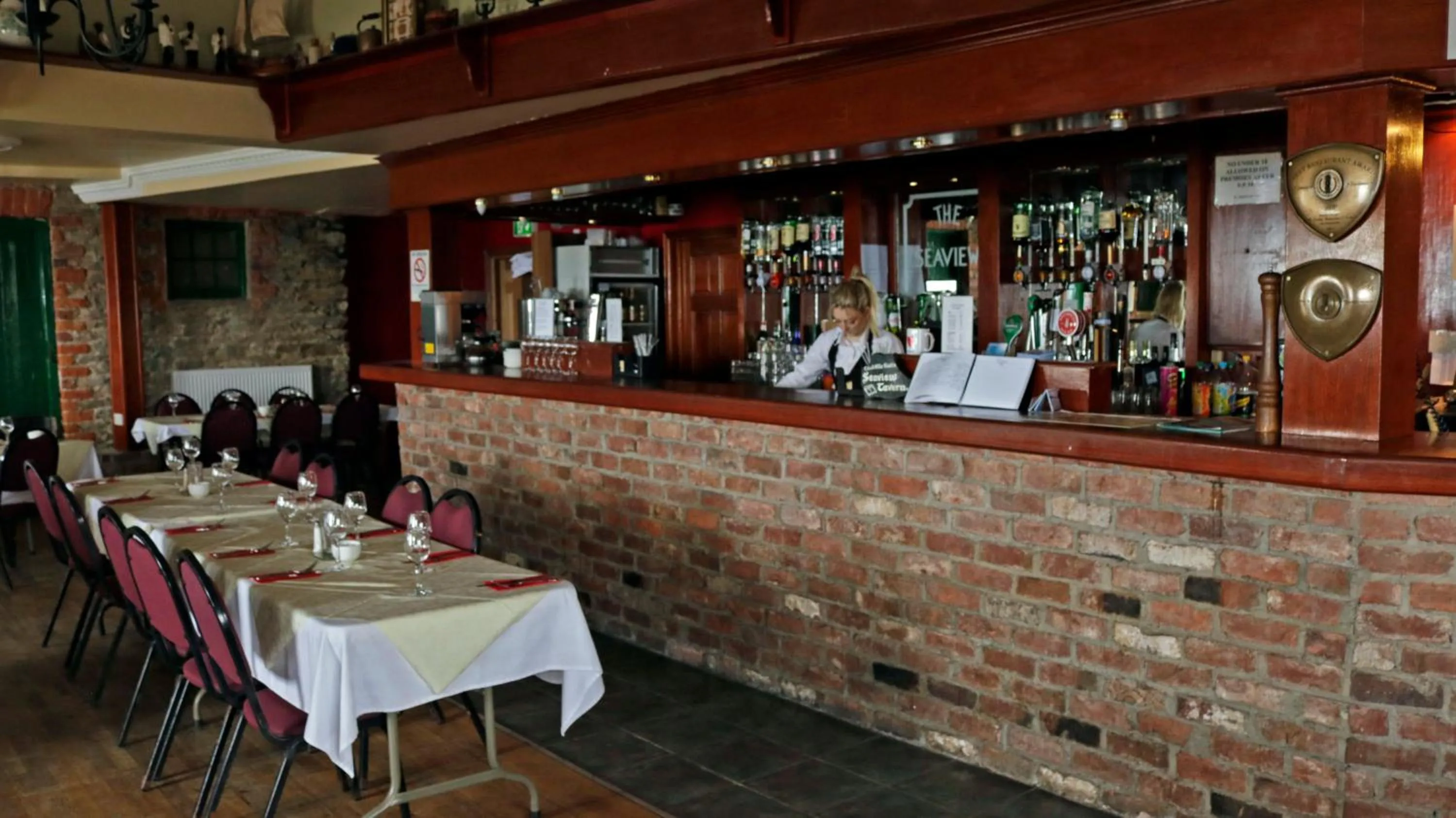 Restaurant/places to eat in The Seaview Tavern