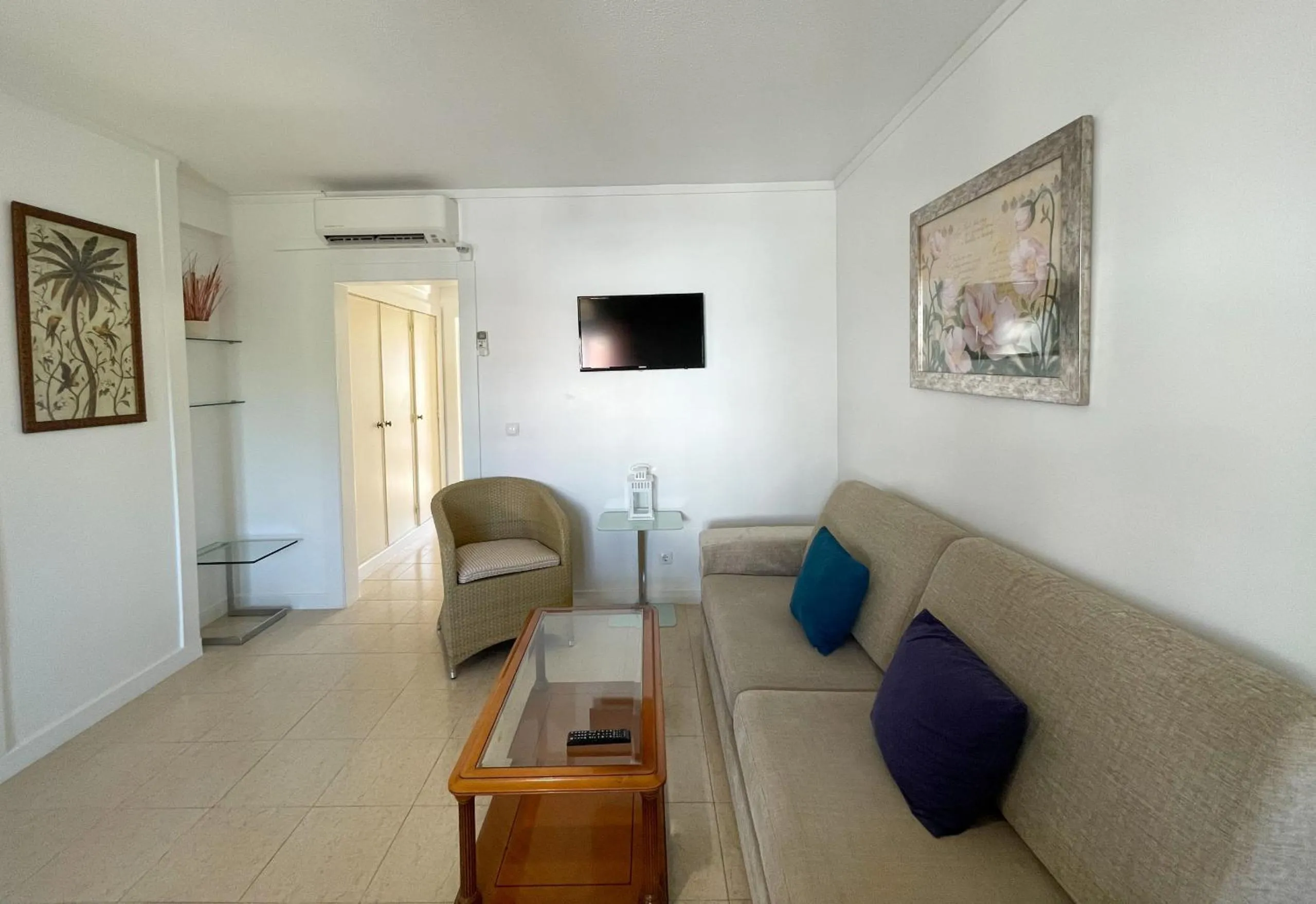 Communal lounge/ TV room in Mouraliz Apartments by HD PROPERTIES - Vilamoura Marina