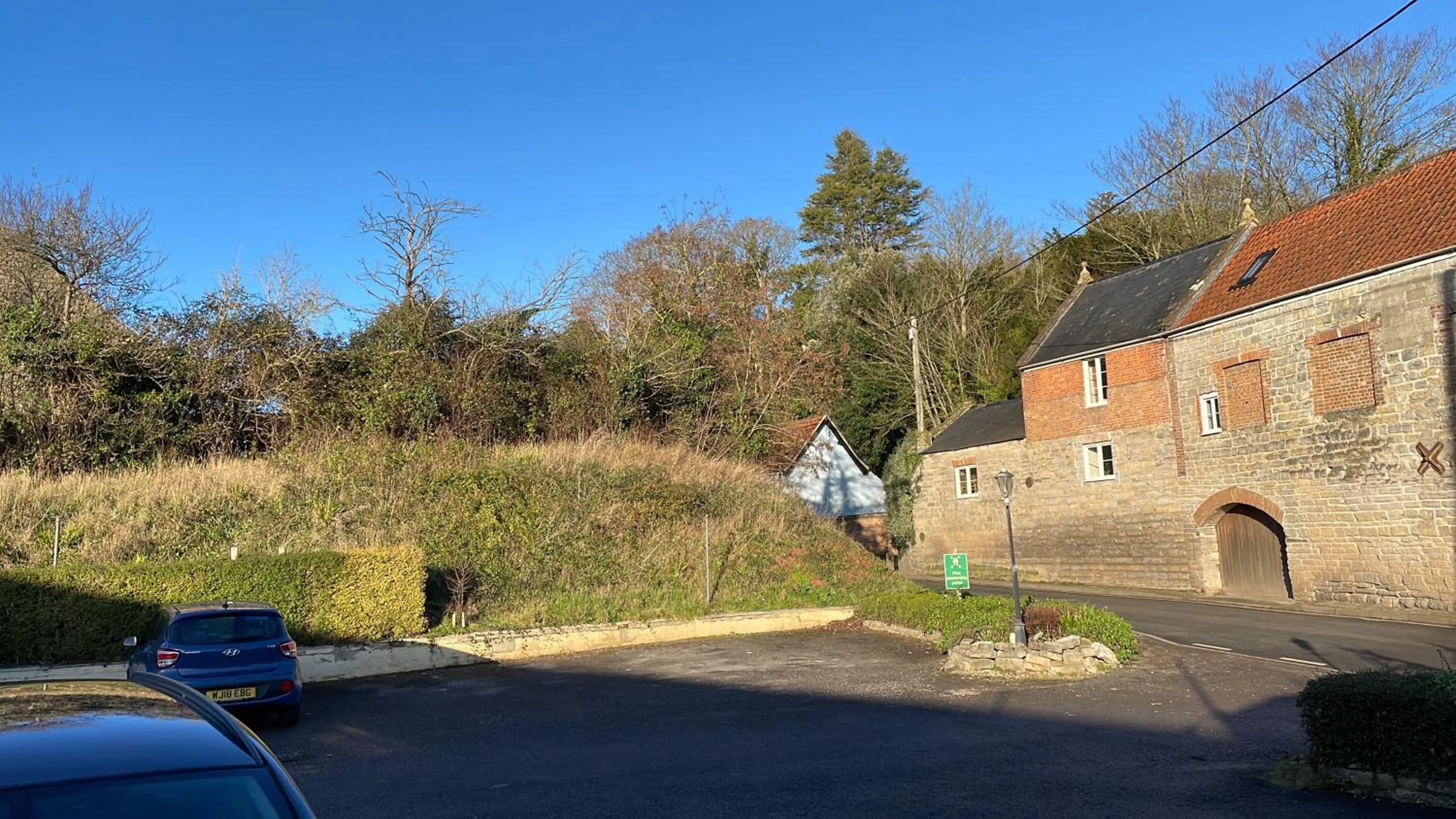 Quiet street view in The Old Pound Inn