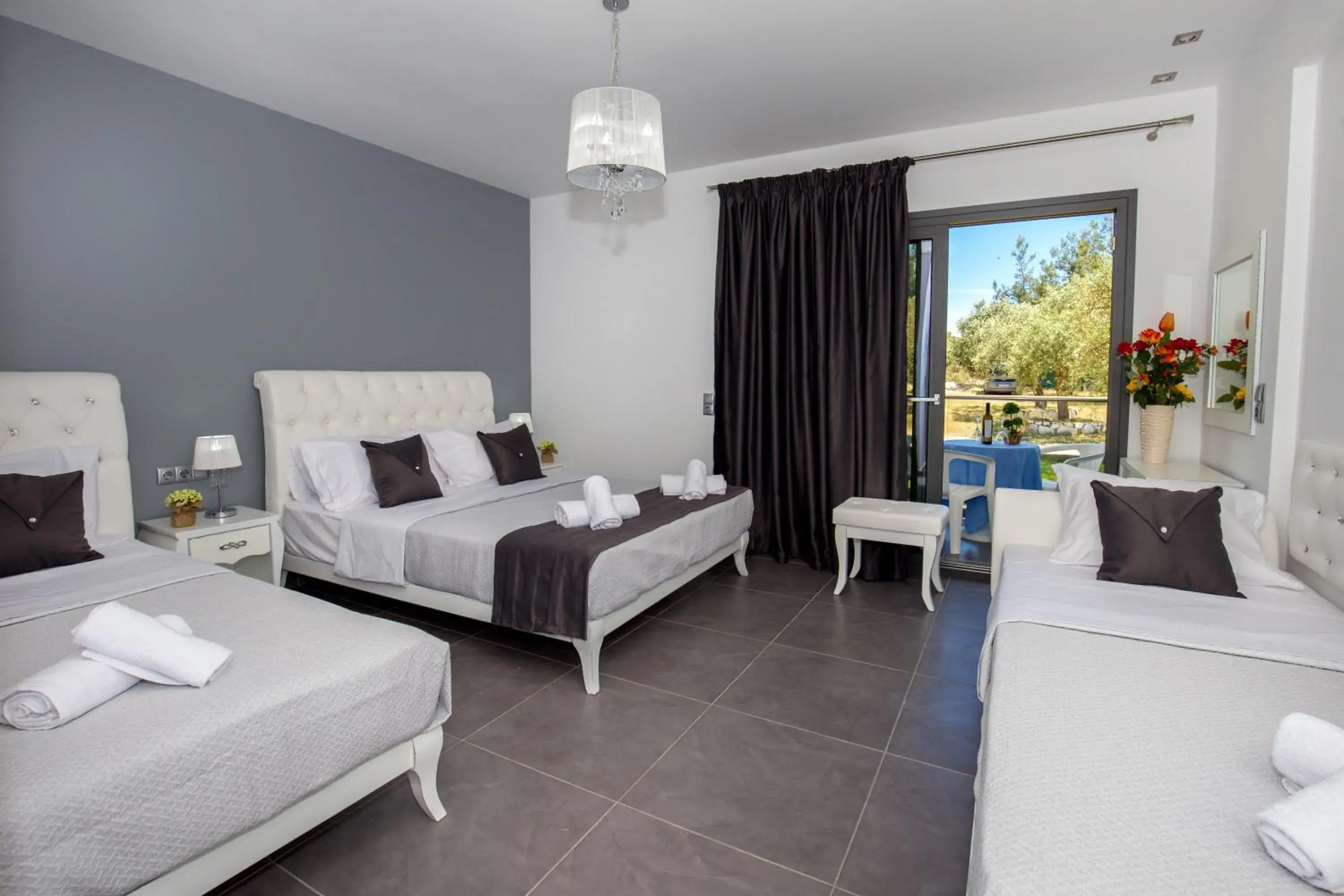 Superior Quadruple Room in Astris Sun Hotel Superior Quadruple Room in Astris Sun Hotel