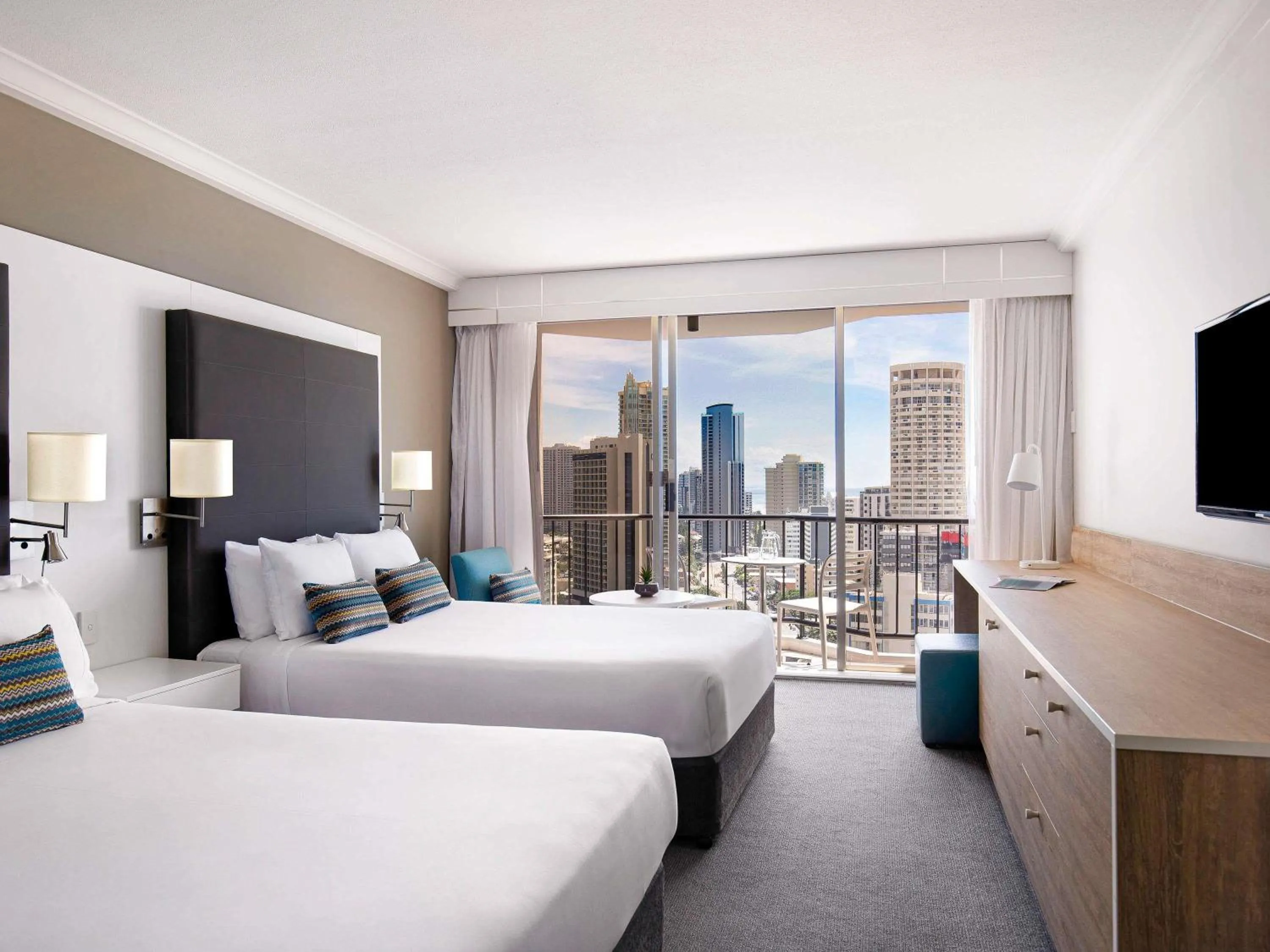 Bedroom, Bed in Mantra on View