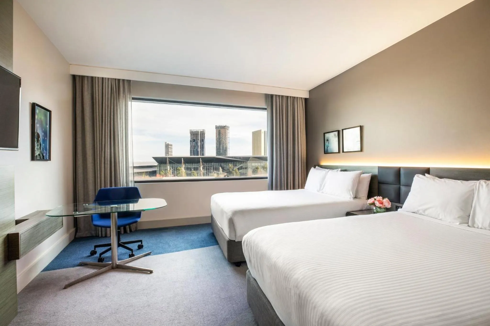 Photo of the whole room, Bed in Crowne Plaza Melbourne by IHG