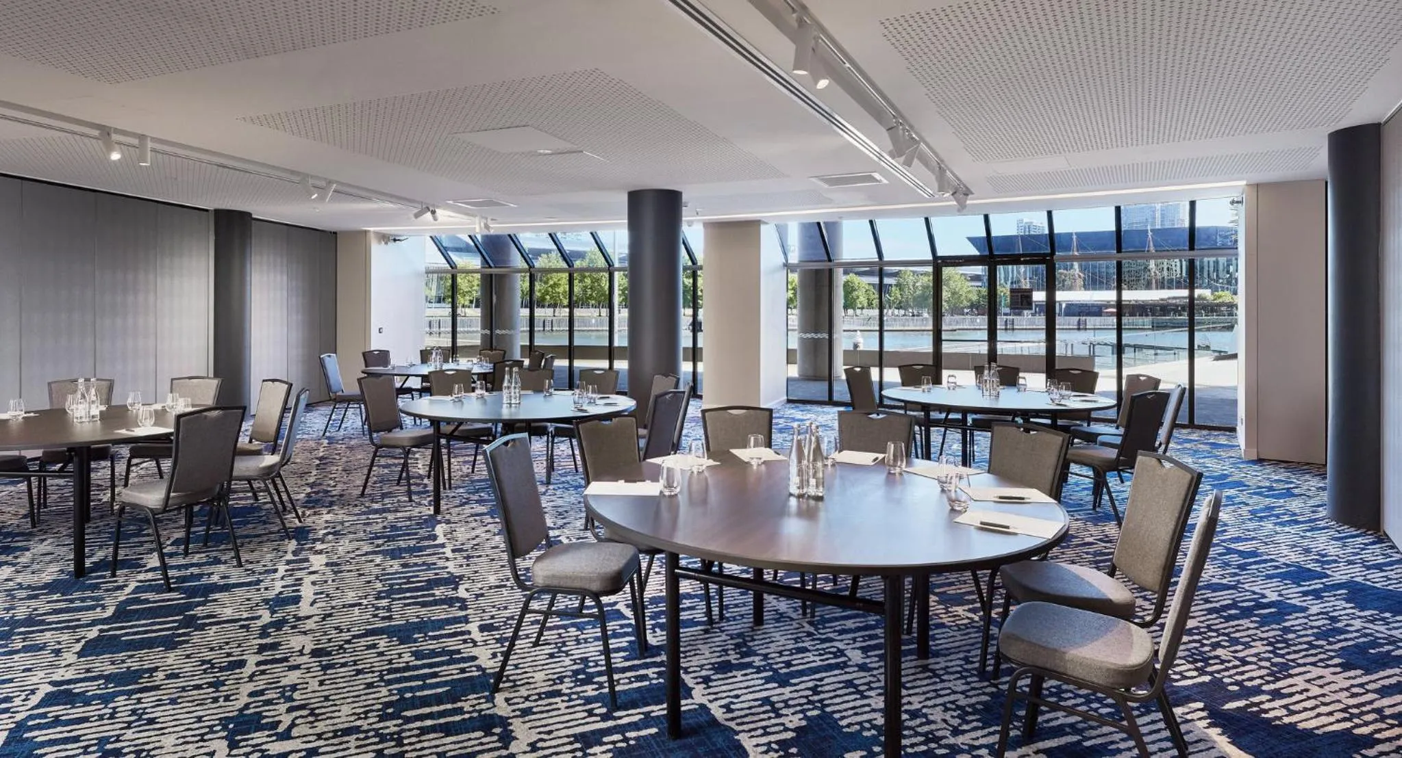 Meeting/conference room in Crowne Plaza Melbourne by IHG