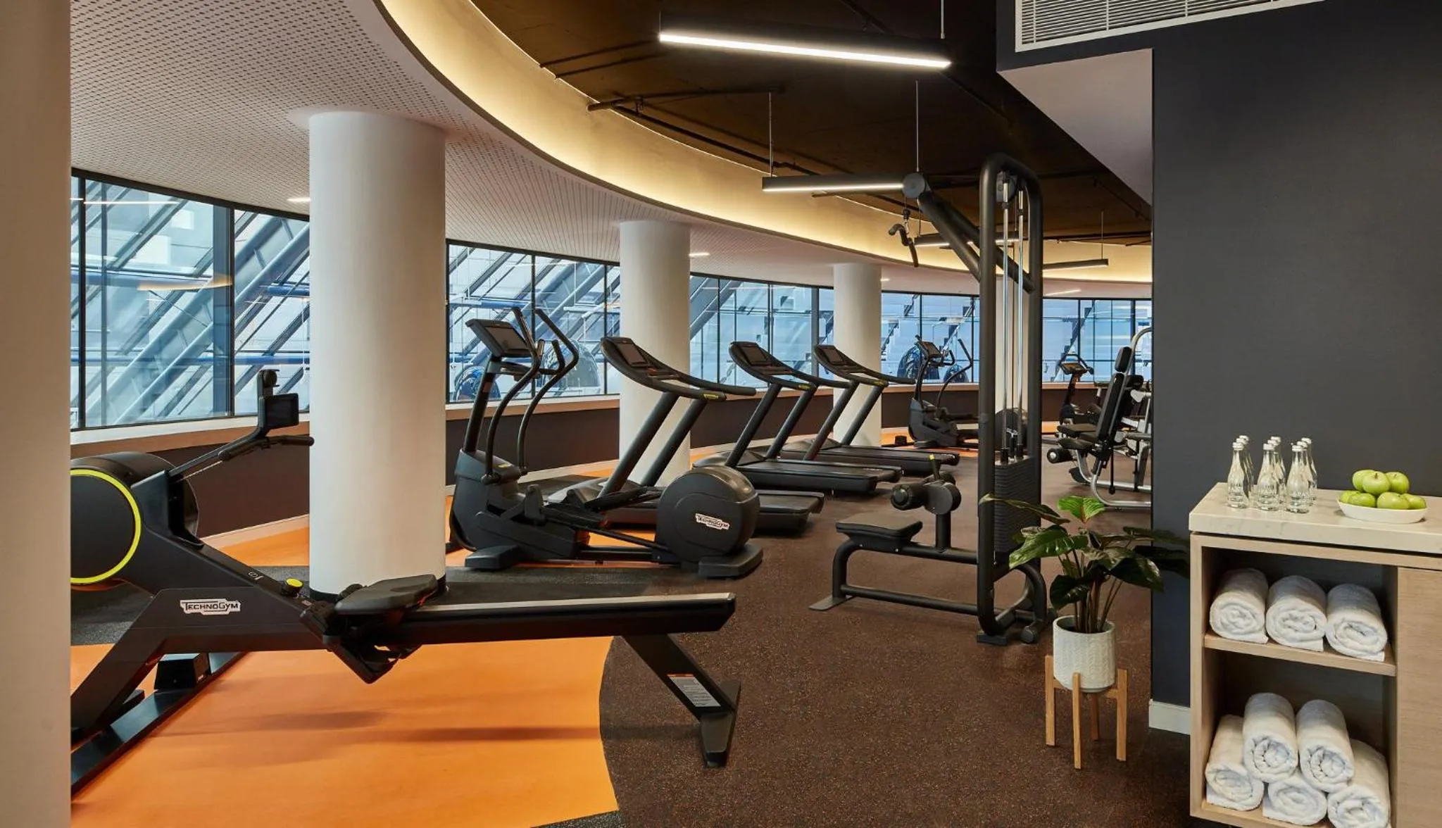 Fitness centre/facilities in Crowne Plaza Melbourne by IHG