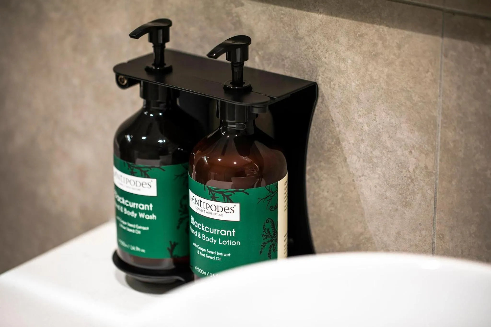 Photo of the whole room in Crowne Plaza Melbourne by IHG