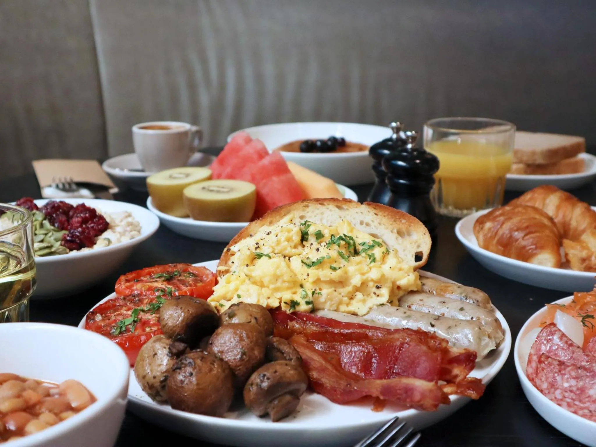 Breakfast in Crowne Plaza Melbourne by IHG