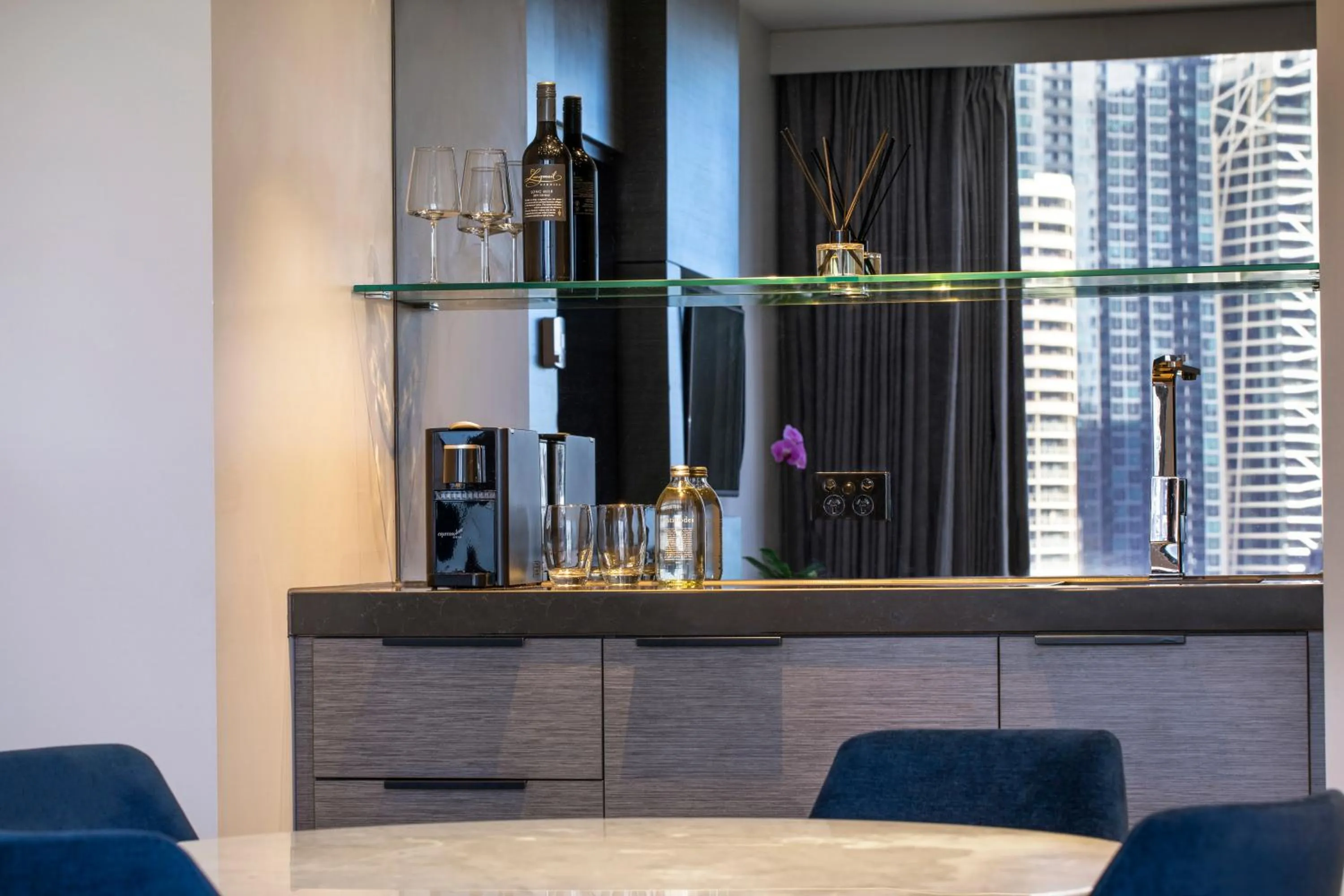 Kitchen or kitchenette in Crowne Plaza Melbourne by IHG