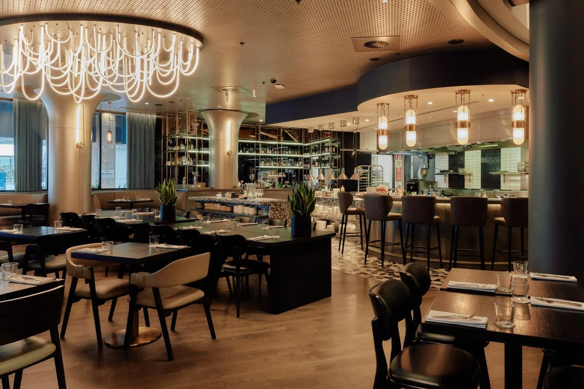 Restaurant/places to eat in Crowne Plaza Melbourne by IHG