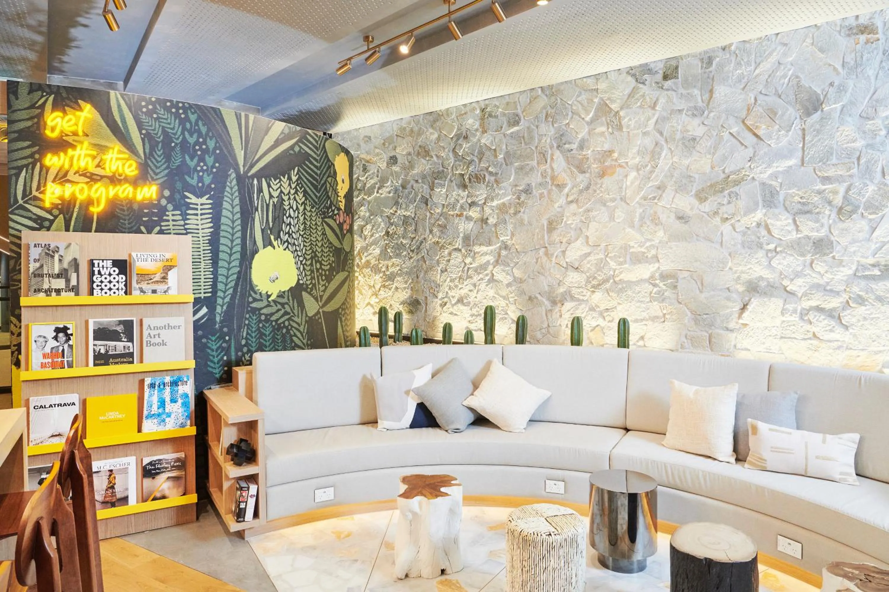 Restaurant/places to eat in Crowne Plaza Melbourne by IHG