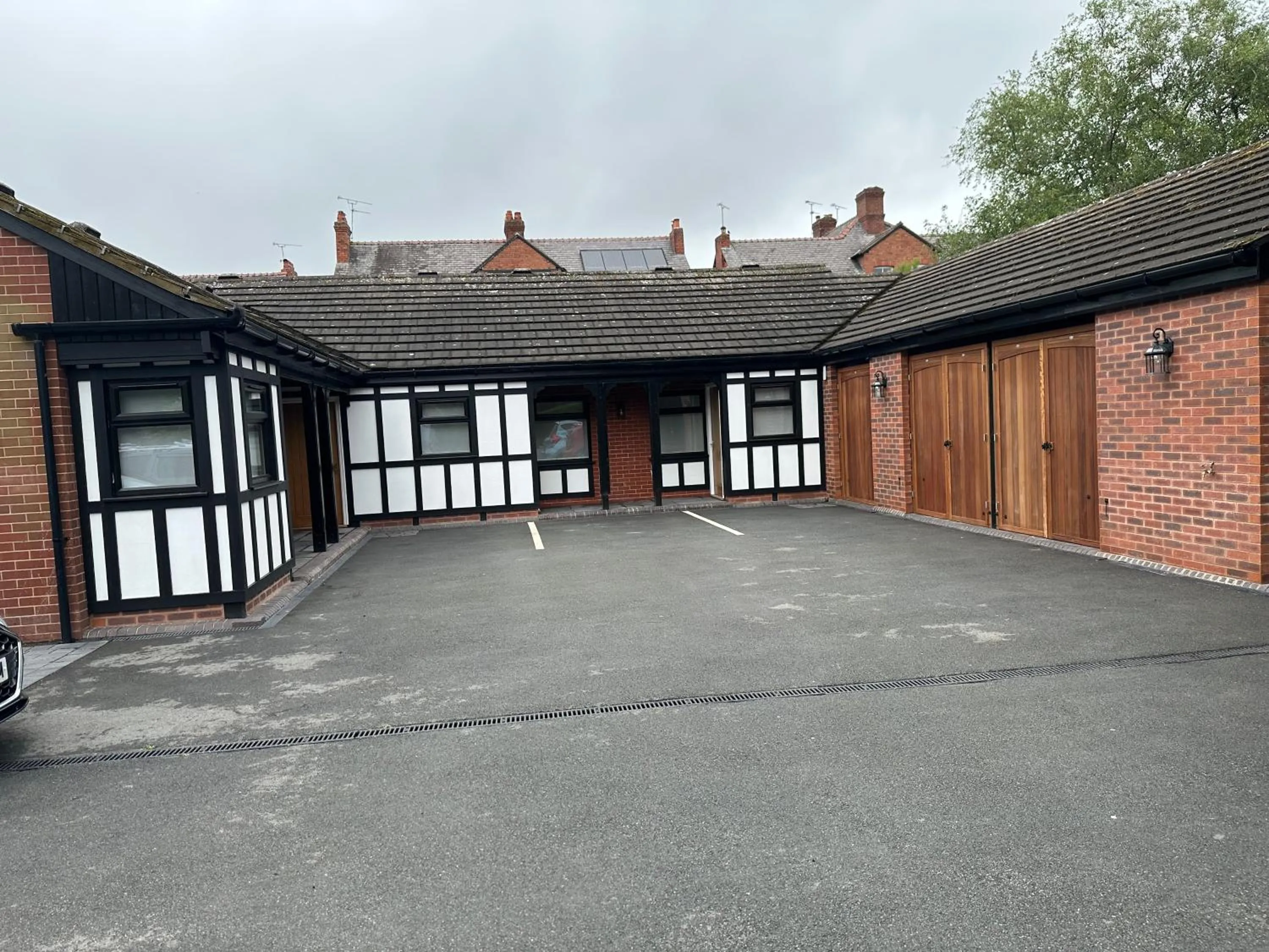 Parking in The Chester Court Hotel