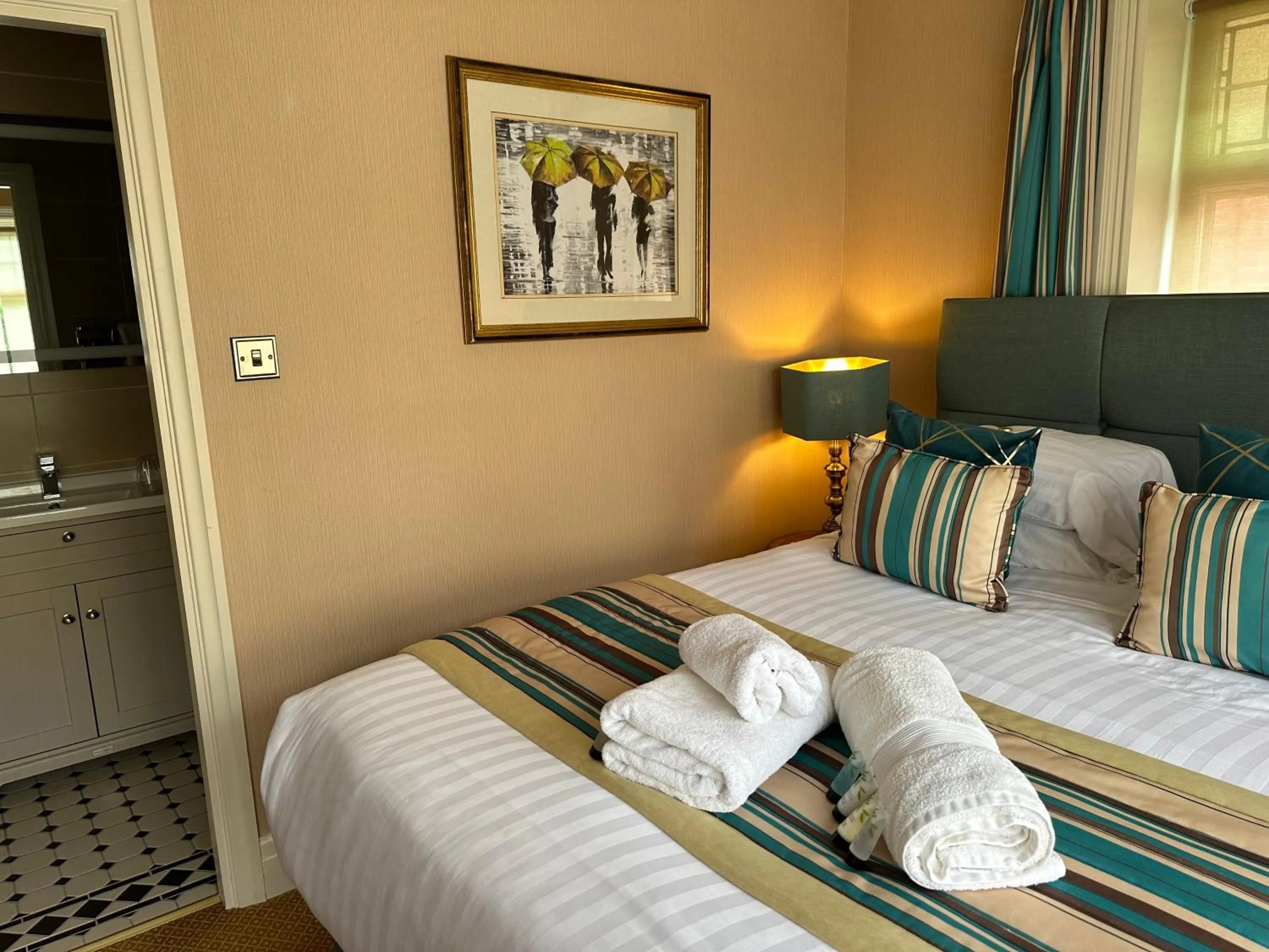 Bedroom, Bed in The Chester Court Hotel