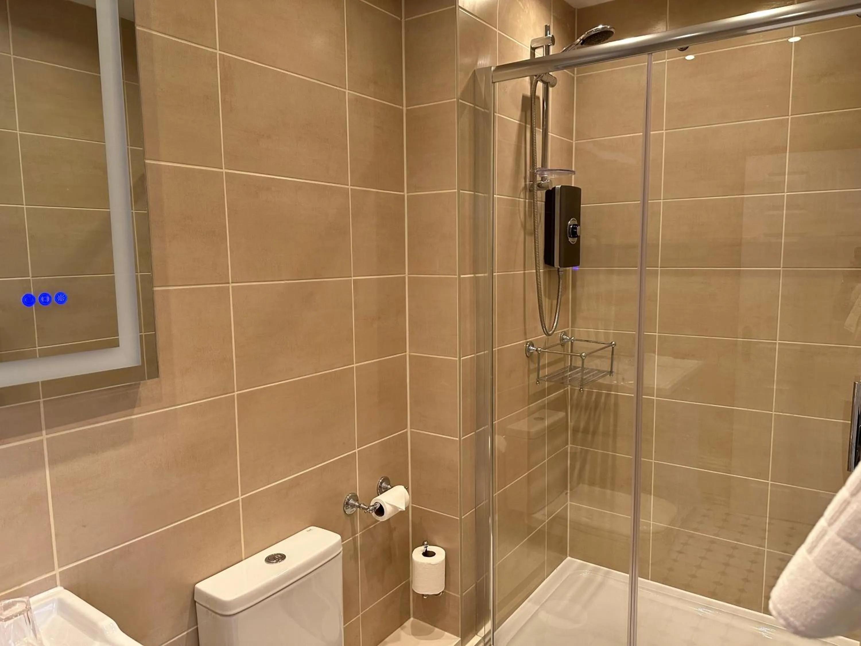 Bathroom in The Chester Court Hotel