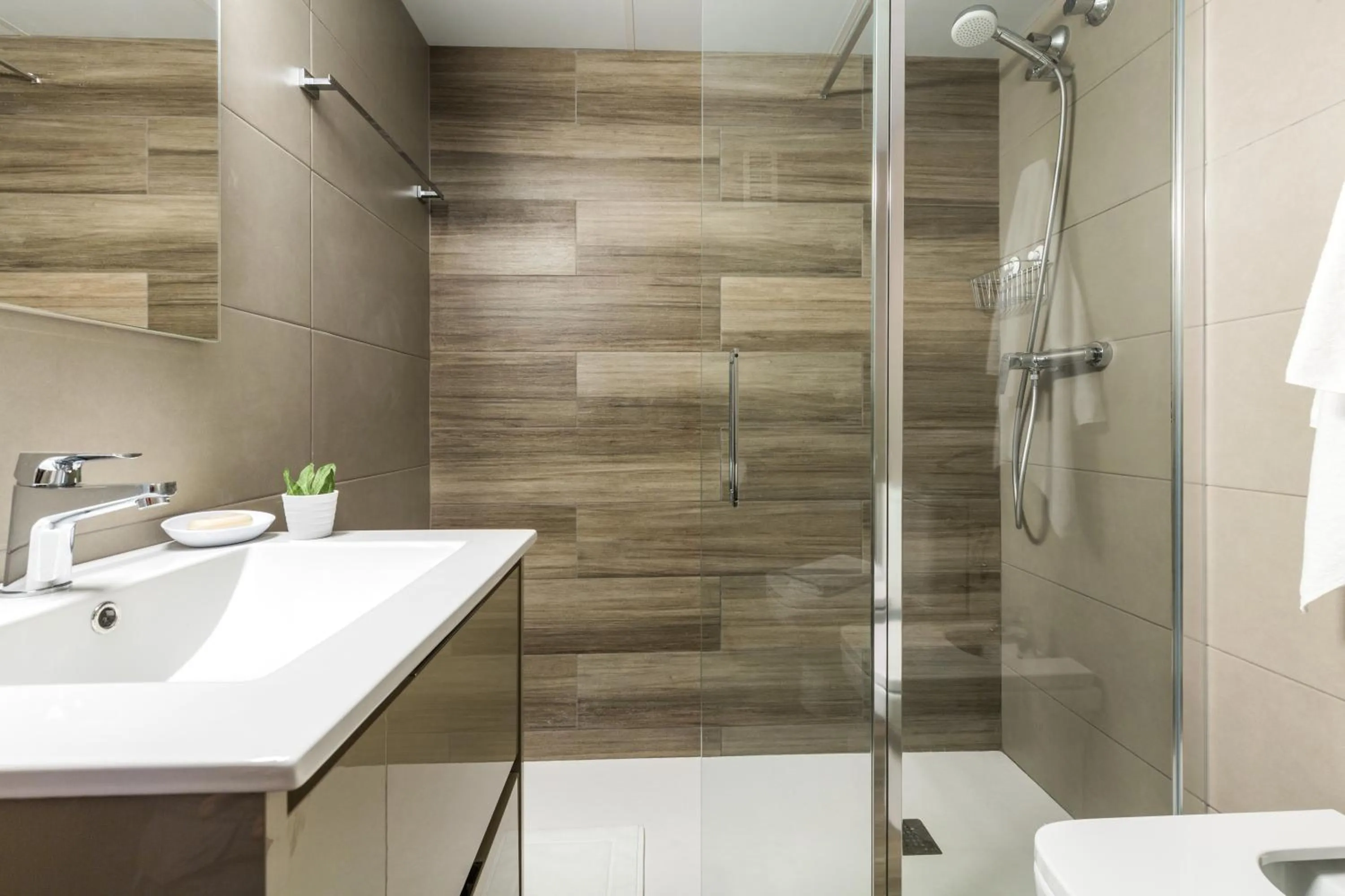 Shower in Flateli 430 BCN