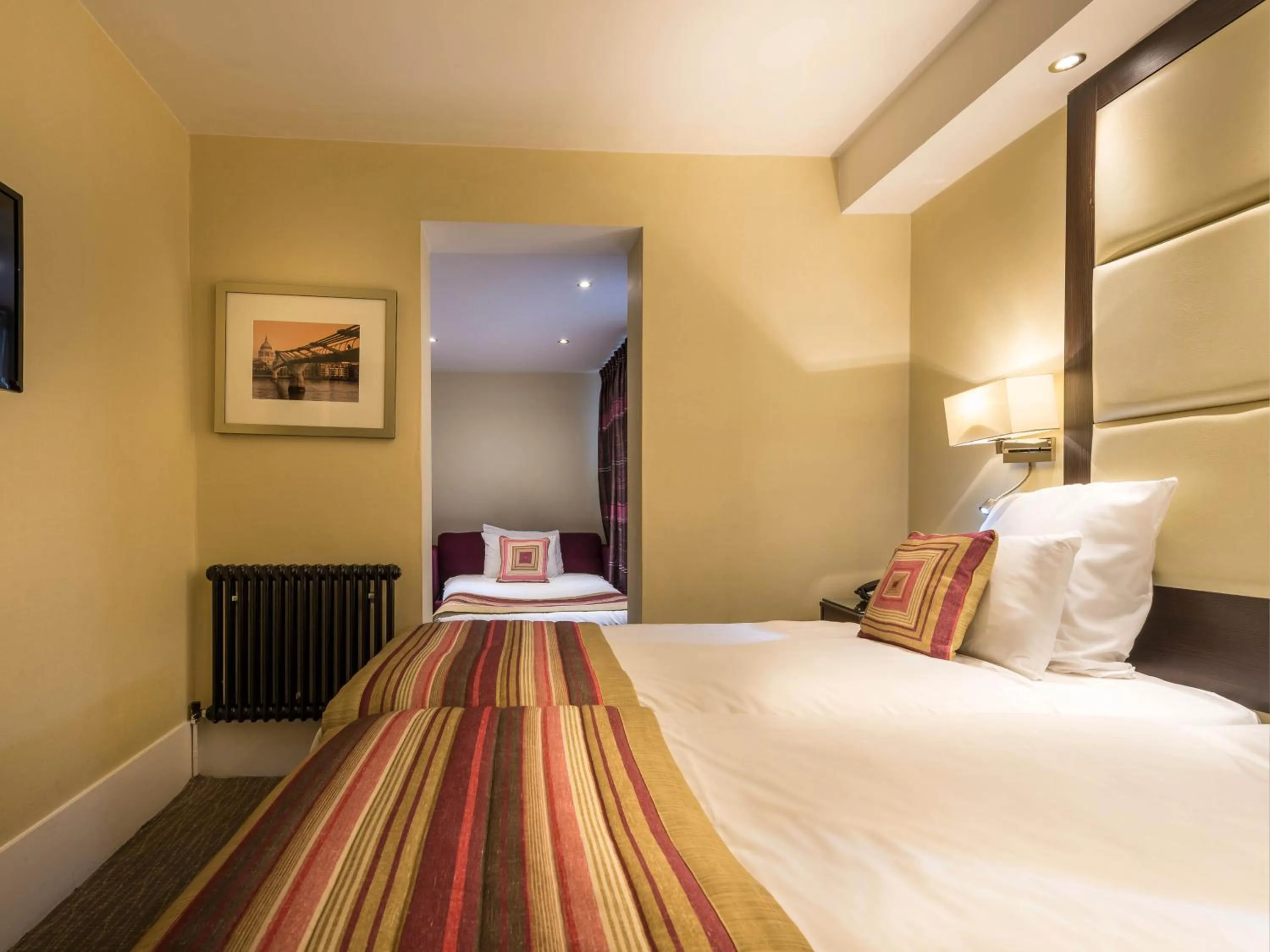 Bedroom, Bed in Grand Royale Hyde Park