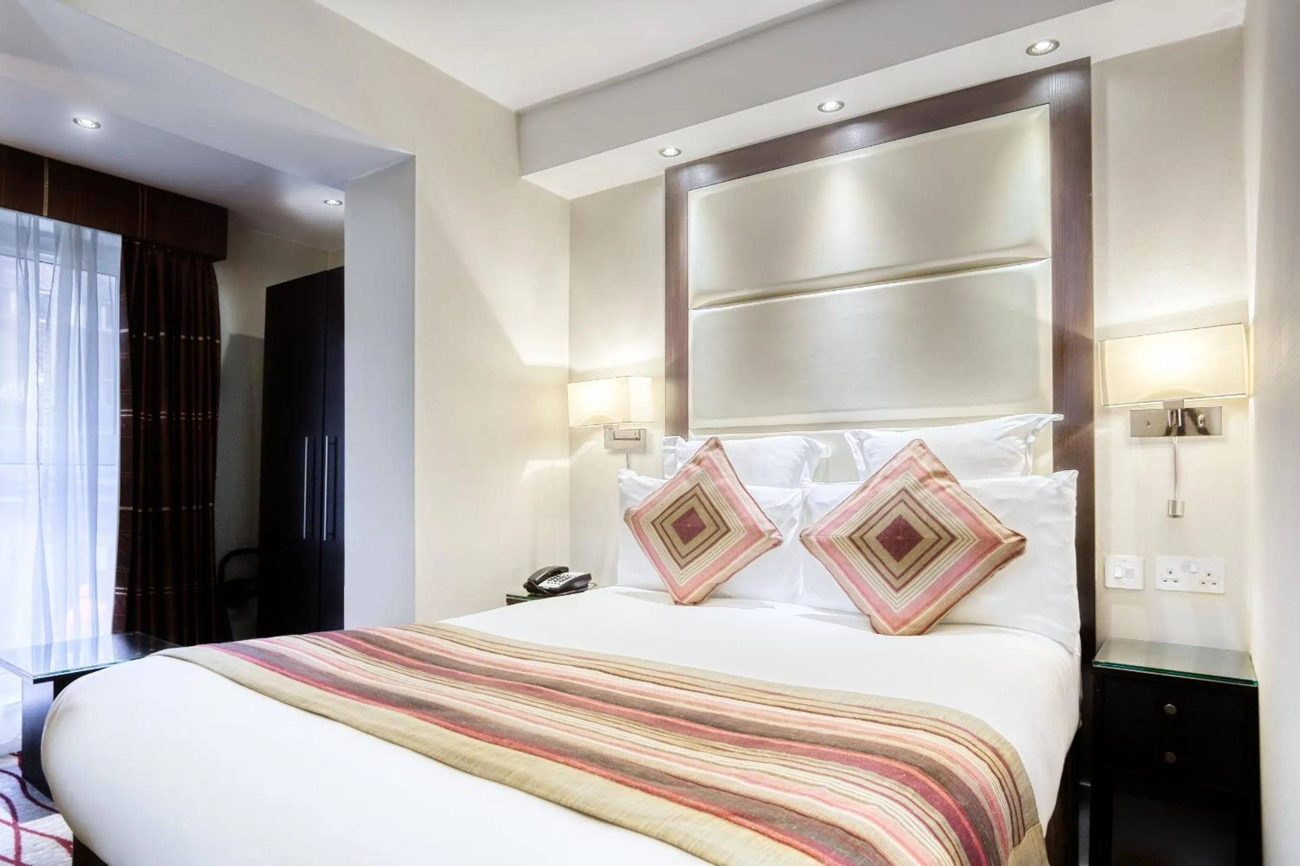 Bed in Grand Royale Hyde Park