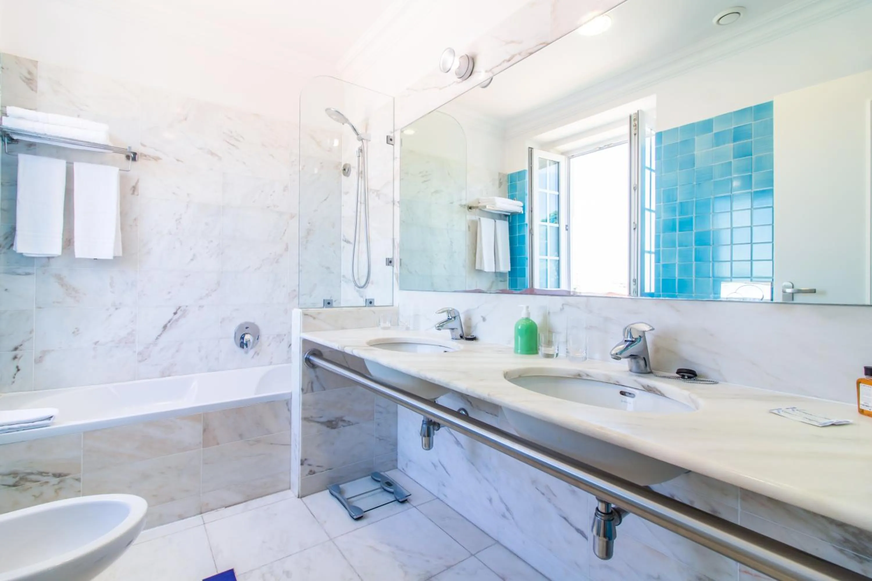 Bathroom in HOTEL LOUSAL Grandola