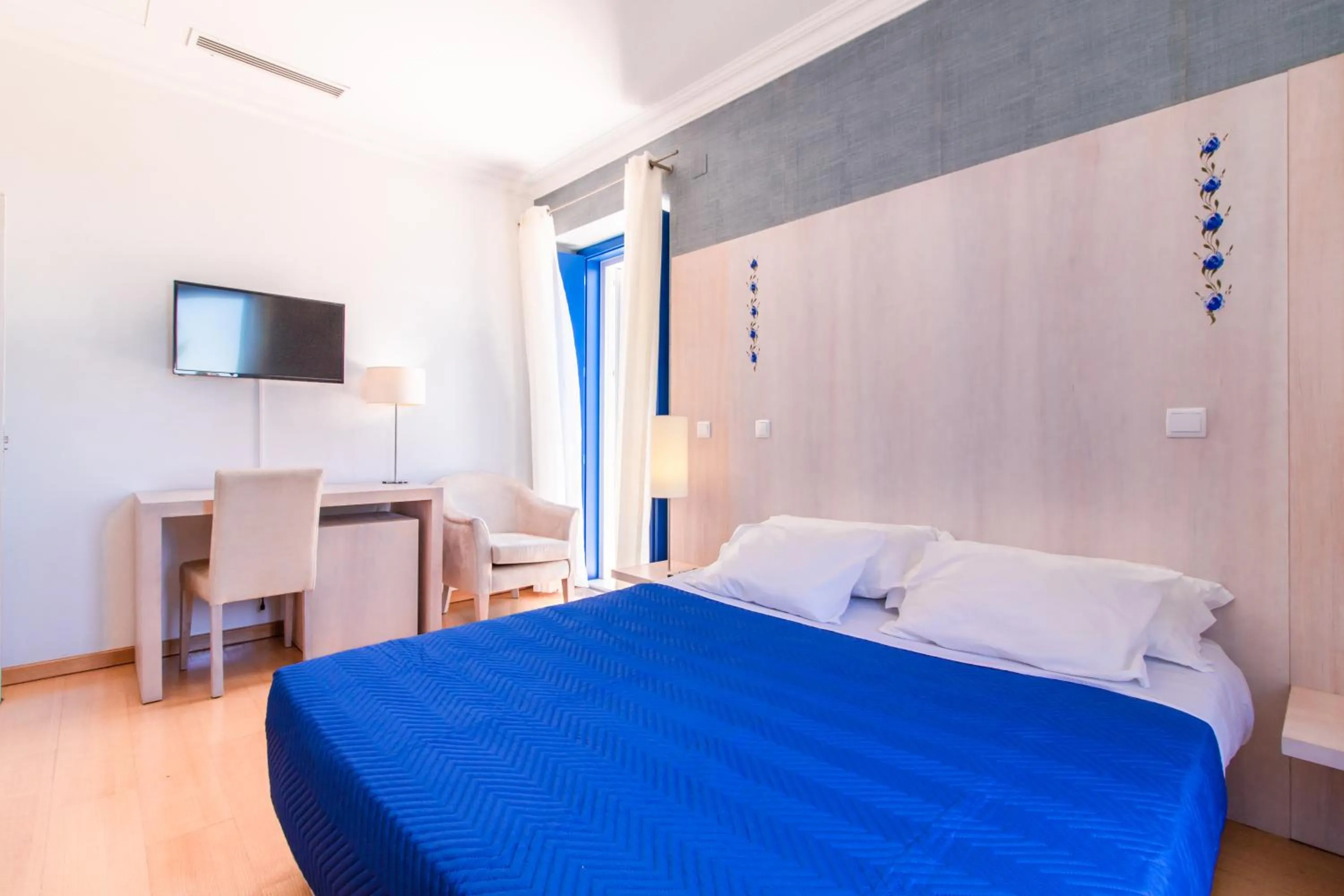 Bedroom, Bed in HOTEL LOUSAL Grandola