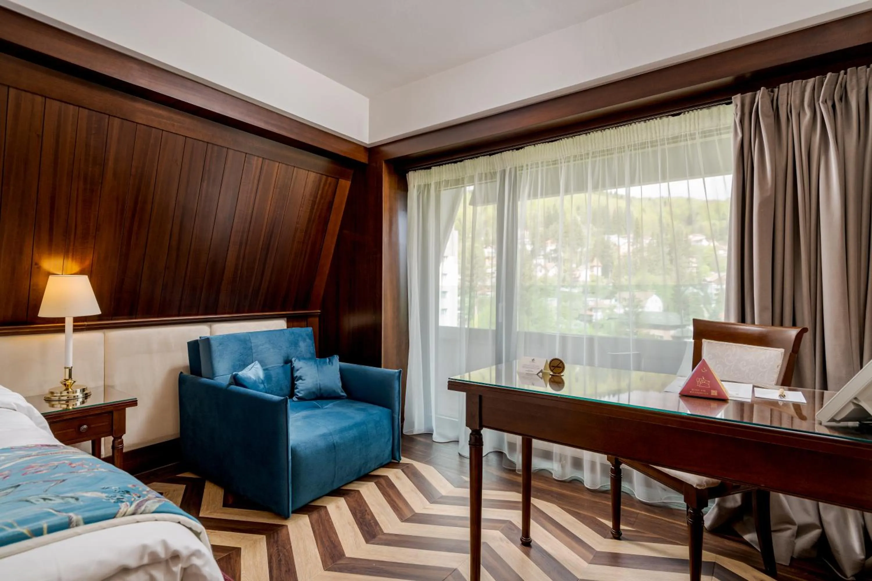 Photo of the whole room, Bed in Hotel International