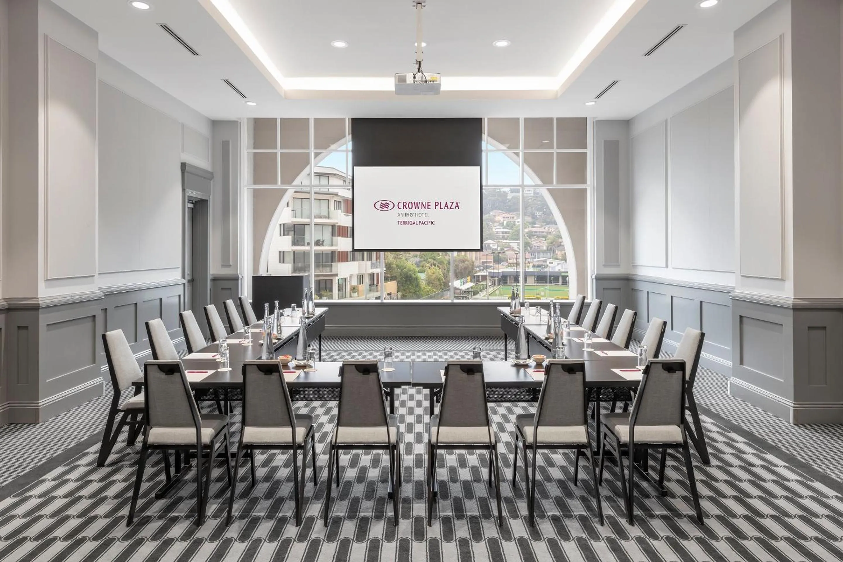 Meeting/conference room in Crowne Plaza Terrigal Pacific by IHG