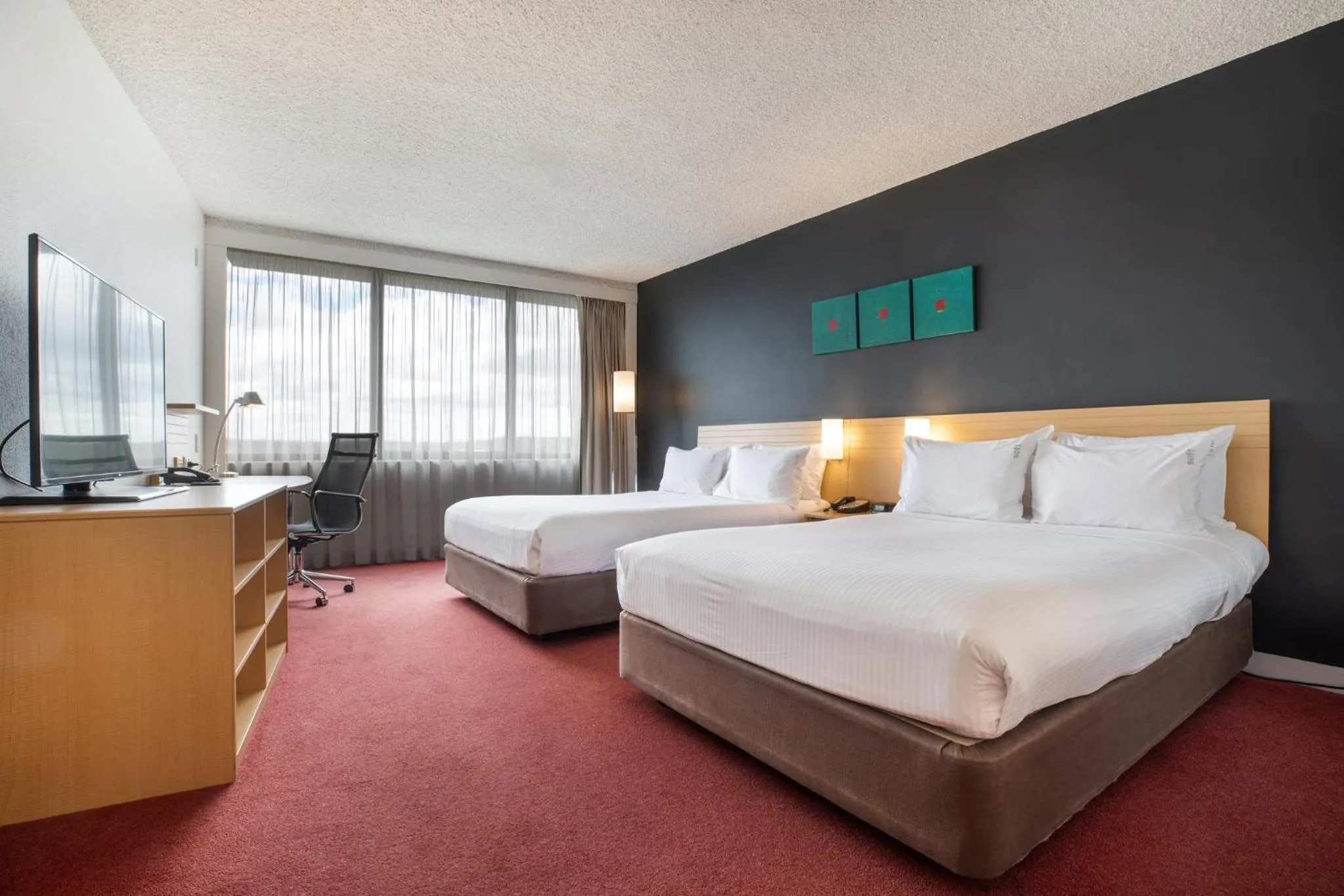 Photo of the whole room, Bed in Holiday Inn Melbourne Airport by IHG