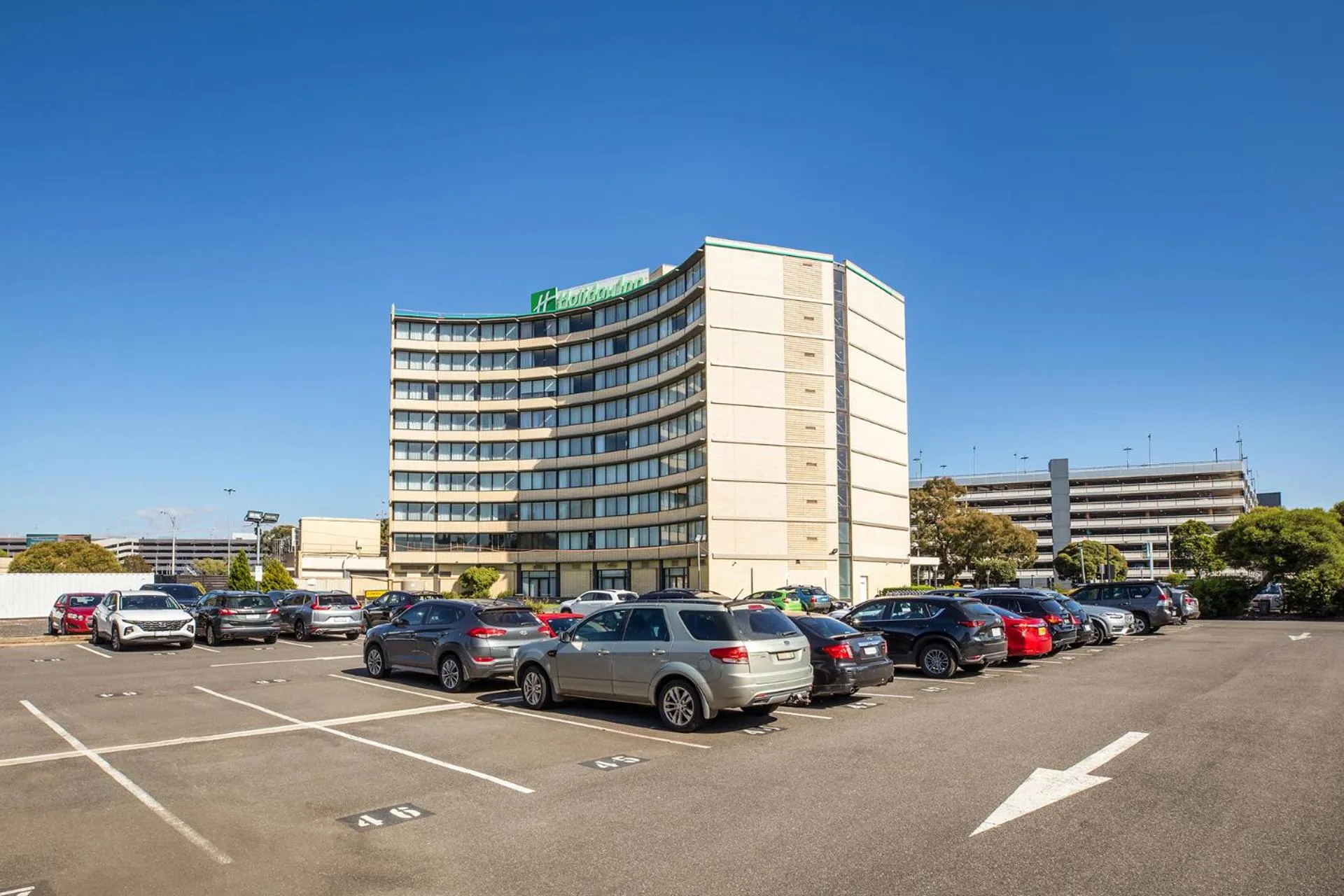 Parking in Holiday Inn Melbourne Airport by IHG