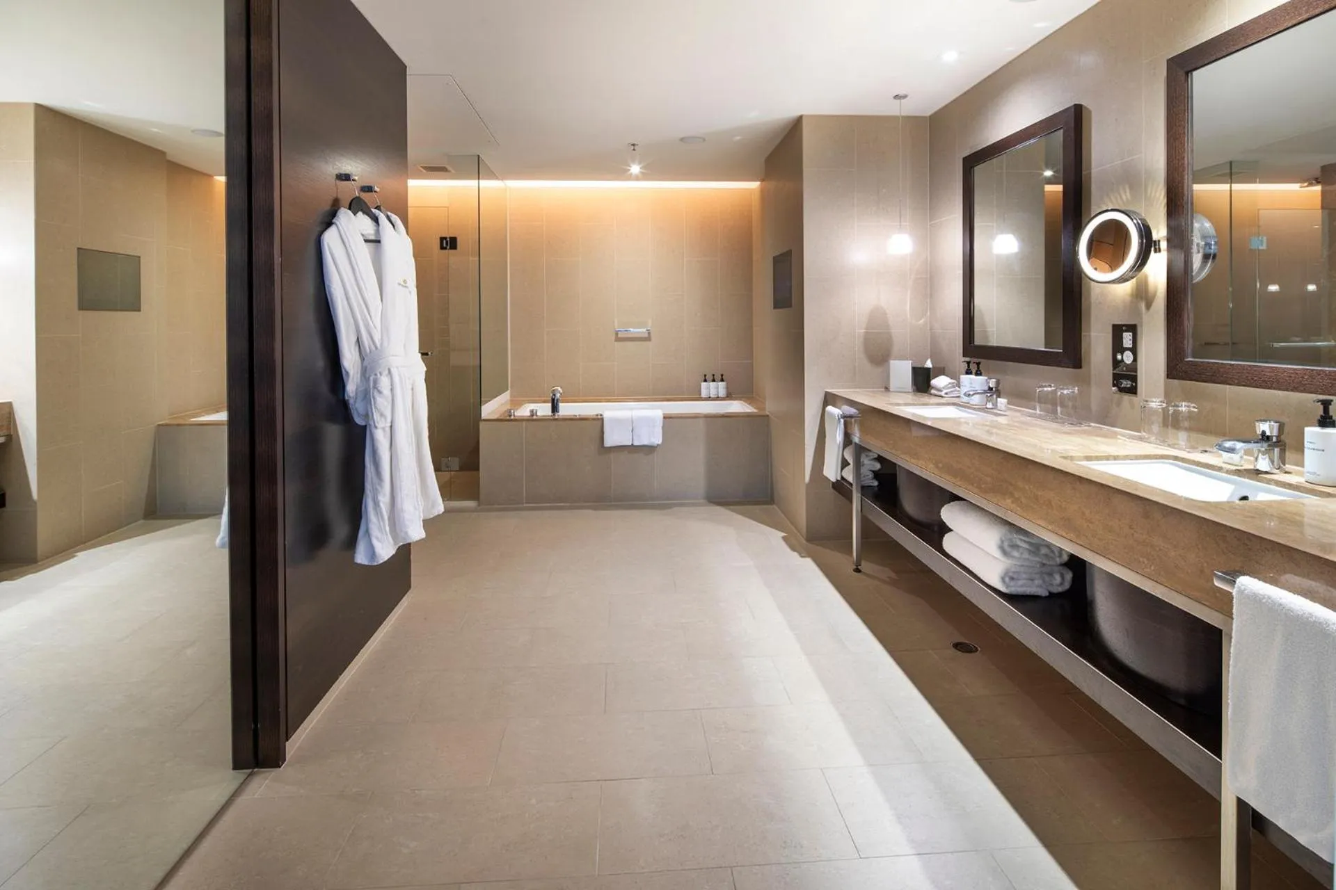 Bathroom, Bed in InterContinental Melbourne The Rialto by IHG