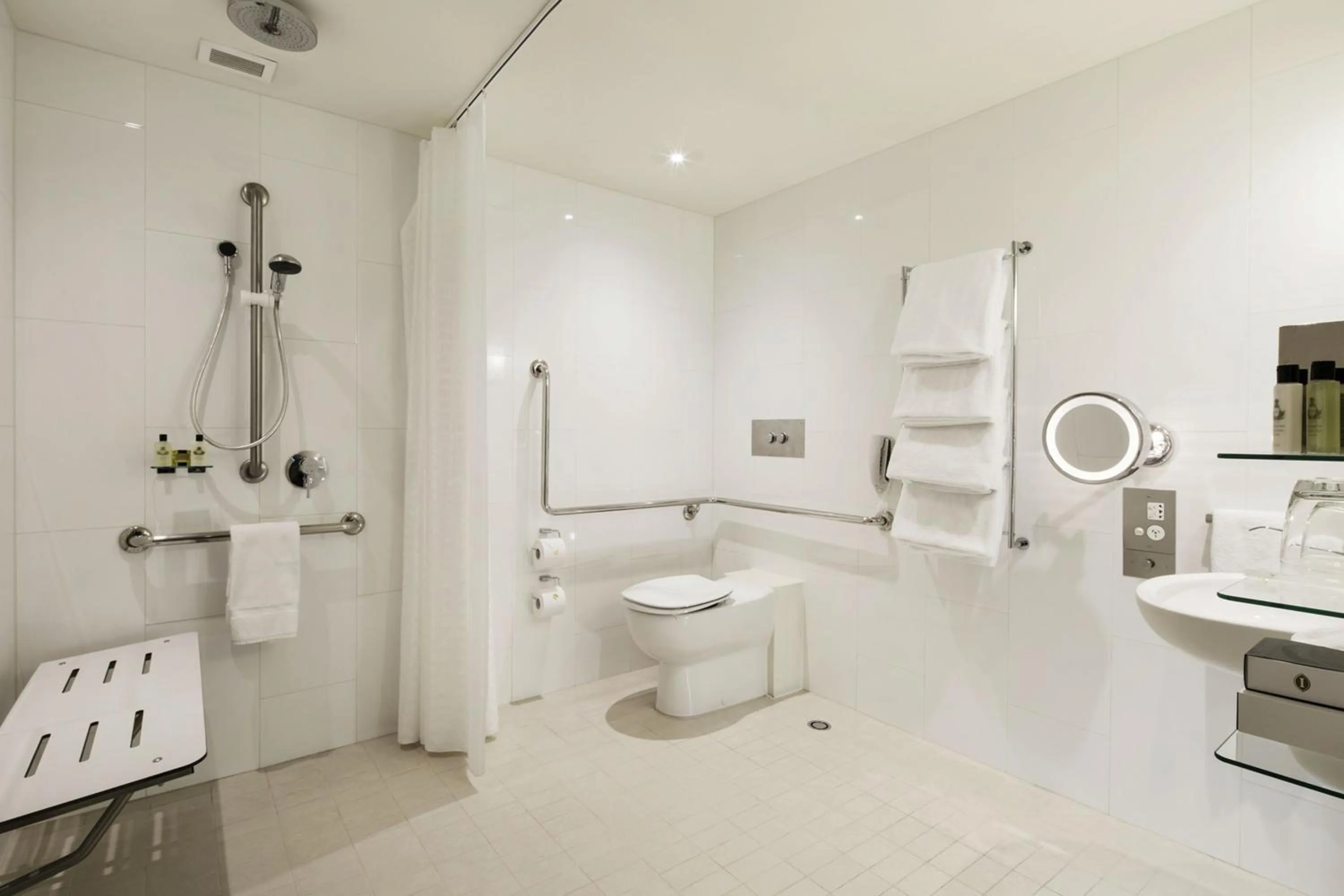 Photo of the whole room in InterContinental Melbourne The Rialto by IHG