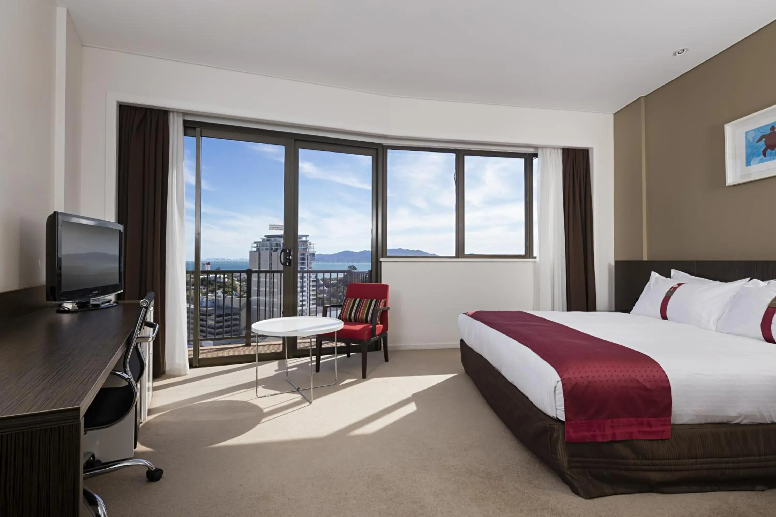 Executive King Room in Hotel Grand Chancellor Townsville Executive King Room in Hotel Grand Chancellor Townsville