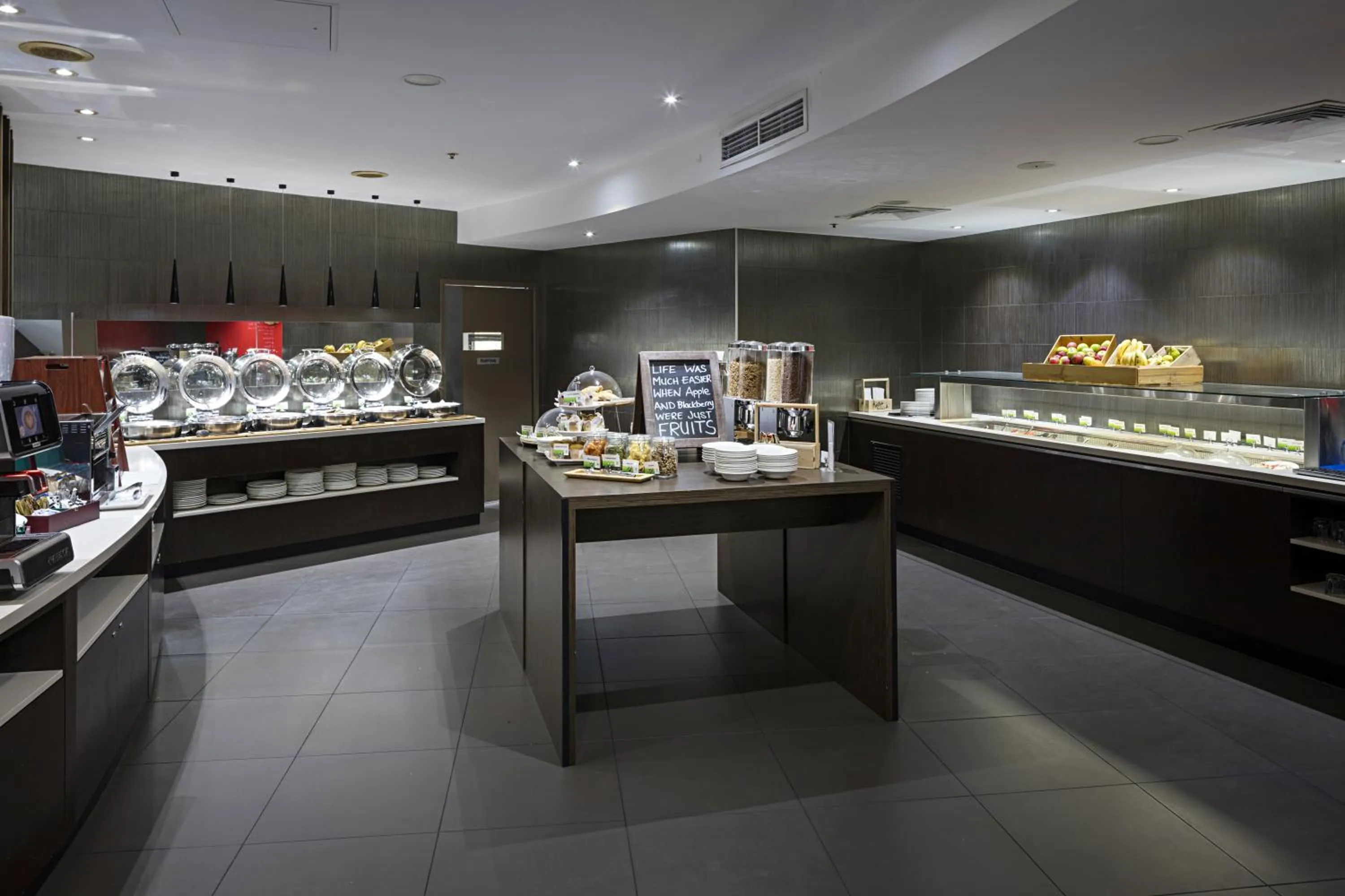 Buffet breakfast in Hotel Grand Chancellor Townsville