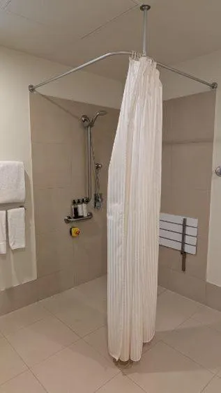 Shower in Wyndham Resort Torquay