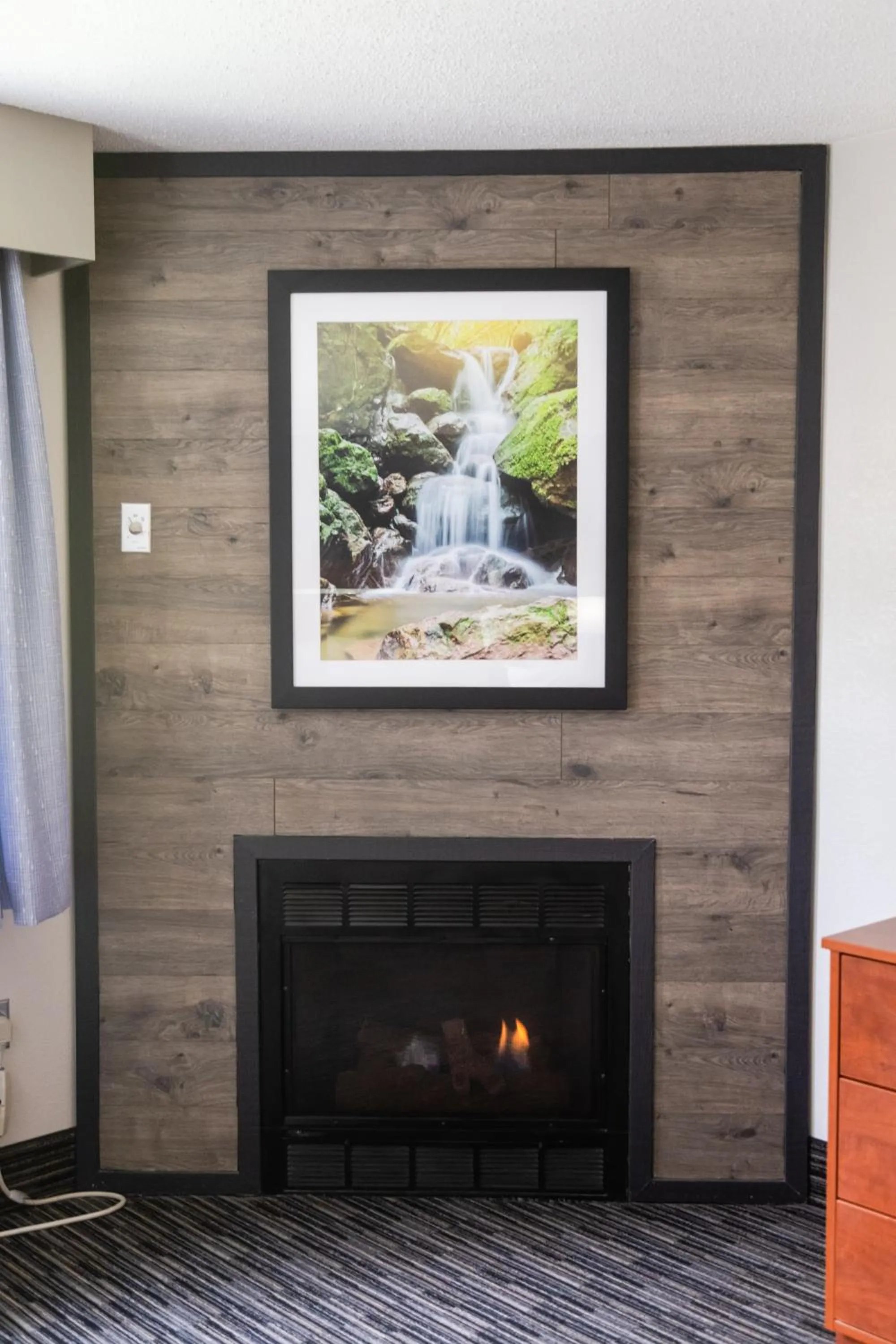 fireplace in Twin Mountain Inn & Suites