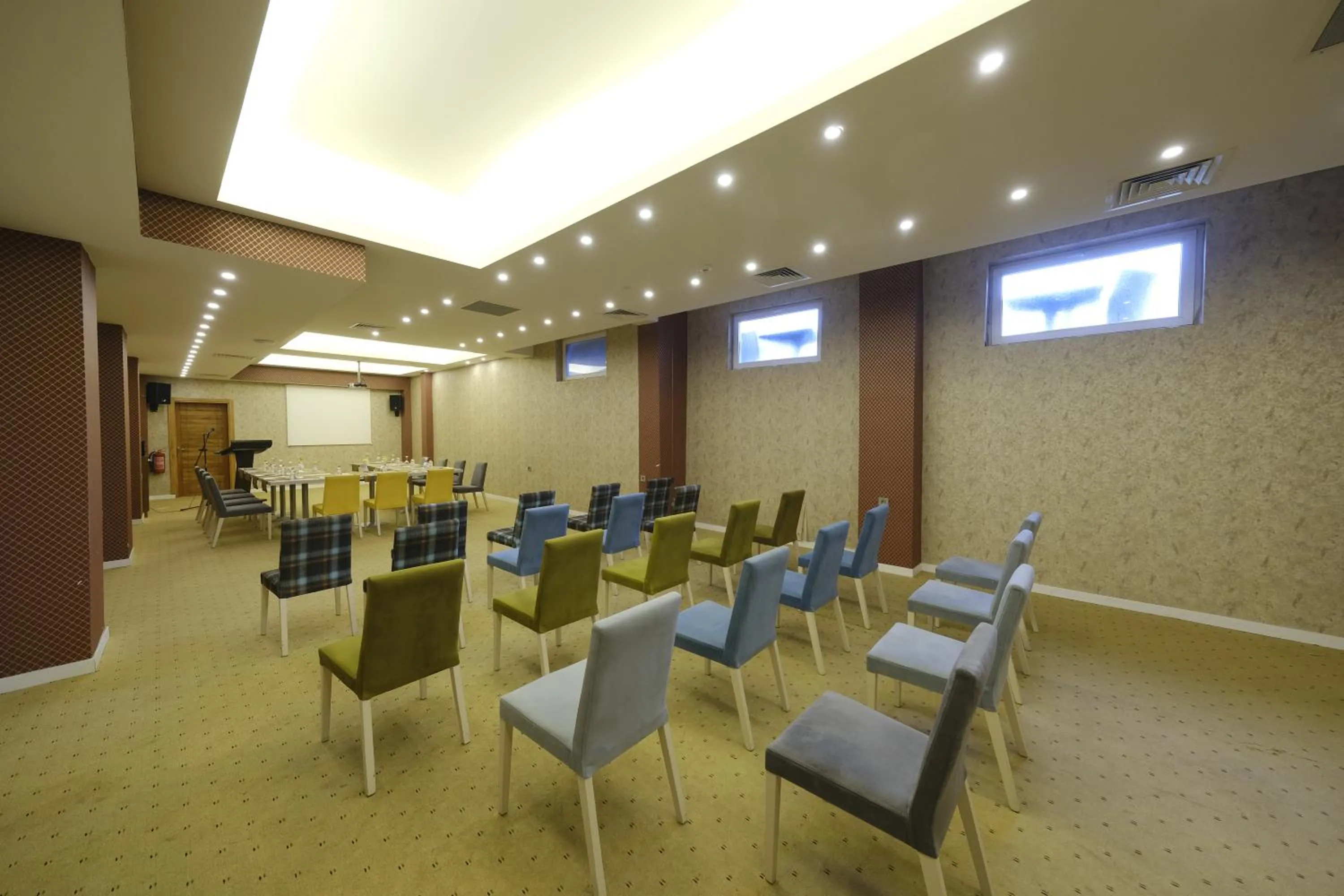 Business facilities in leto city hotel