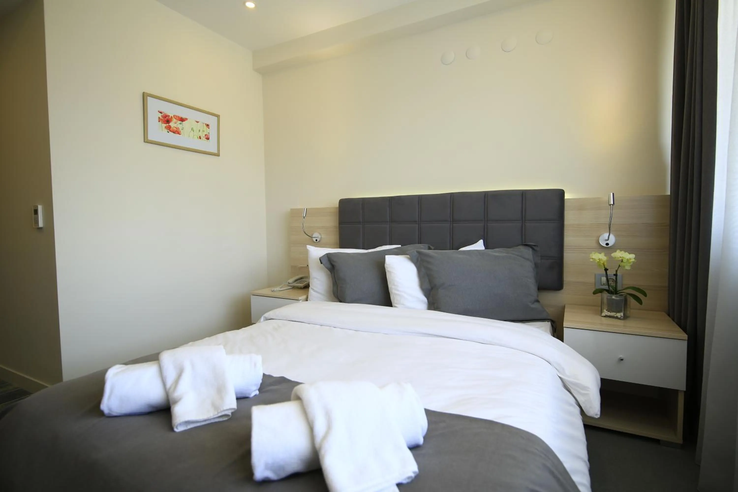 Bedroom, Bed in leto city hotel