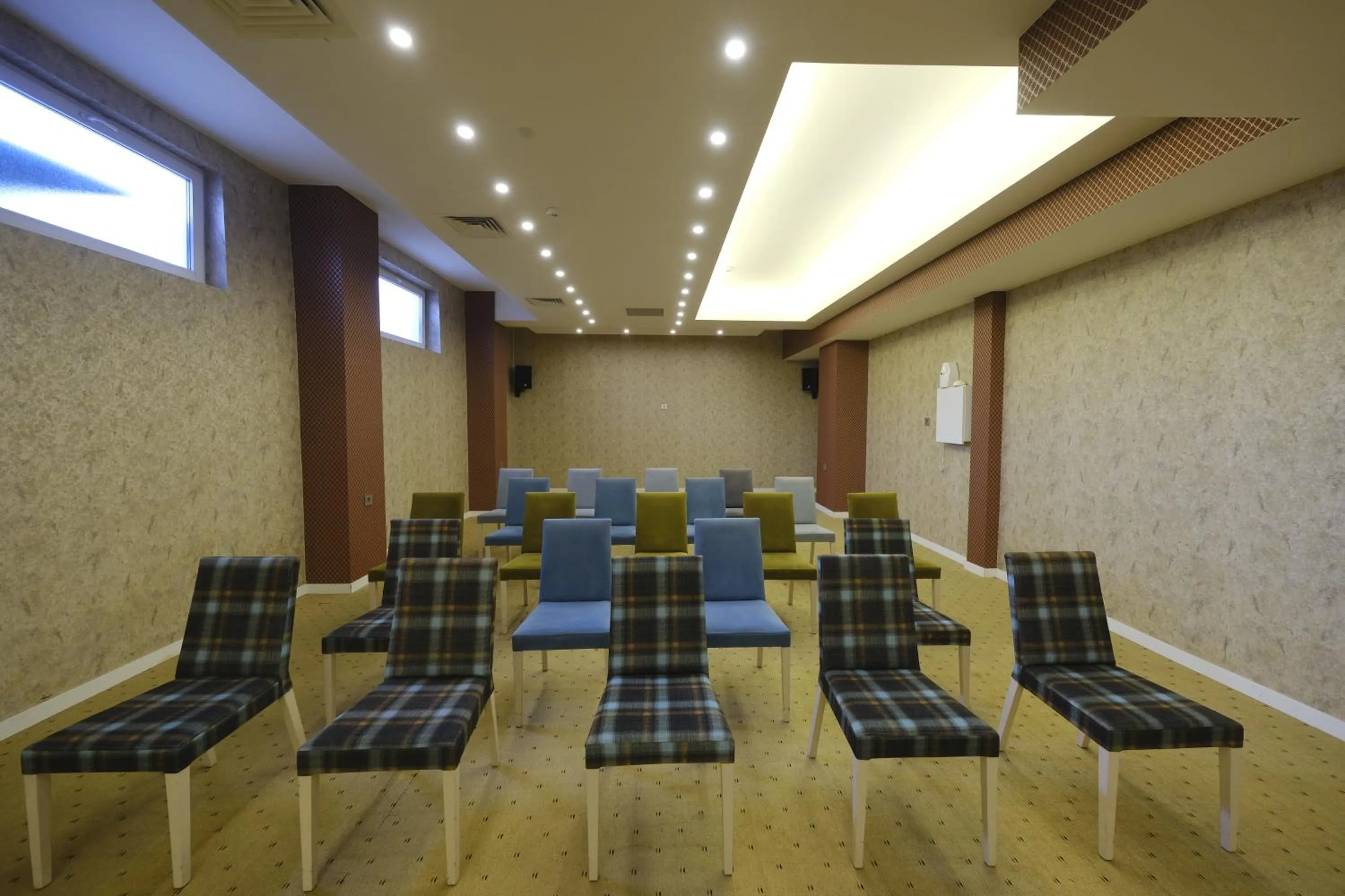 Business facilities in leto city hotel