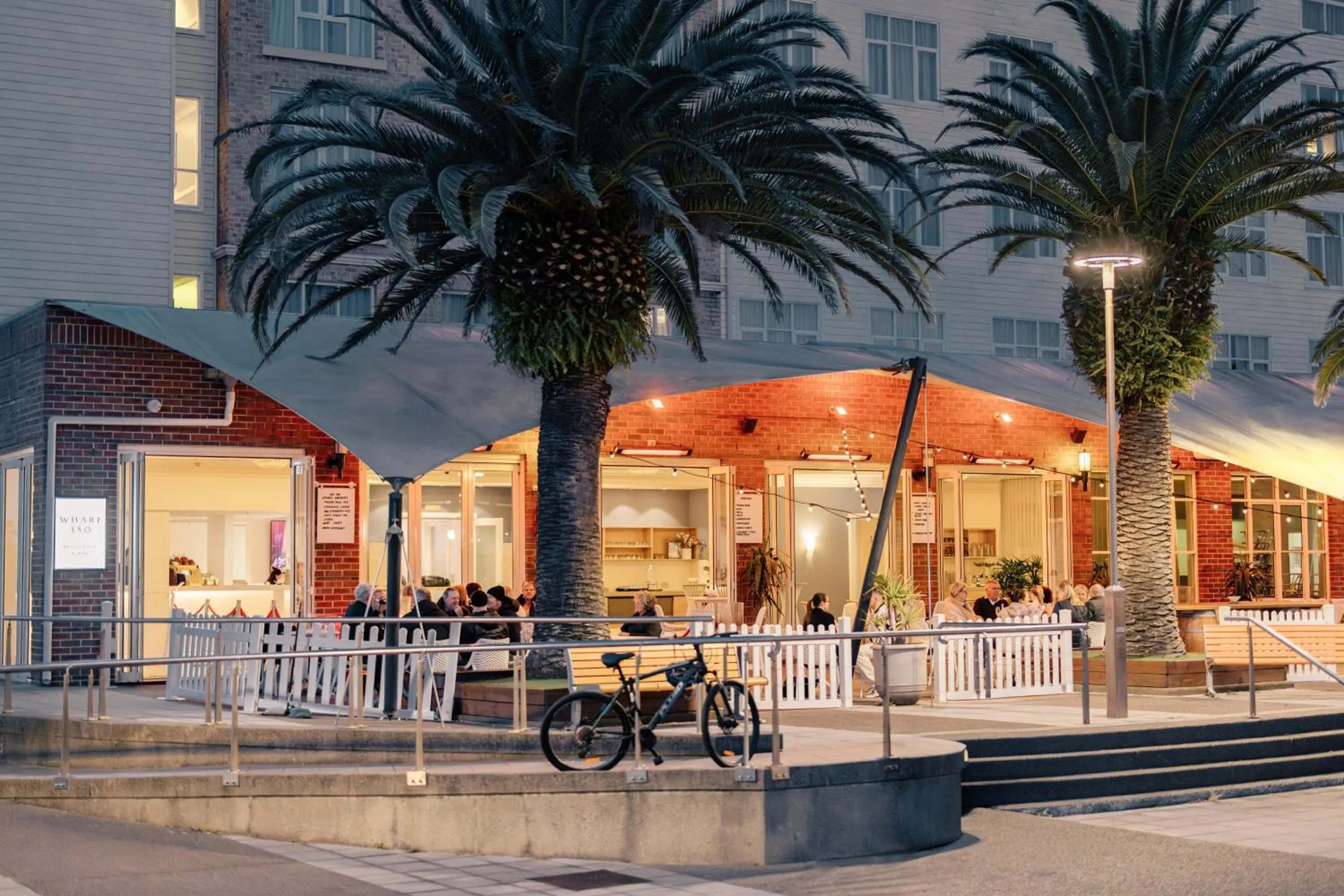 Evening entertainment in Rydges Newcastle