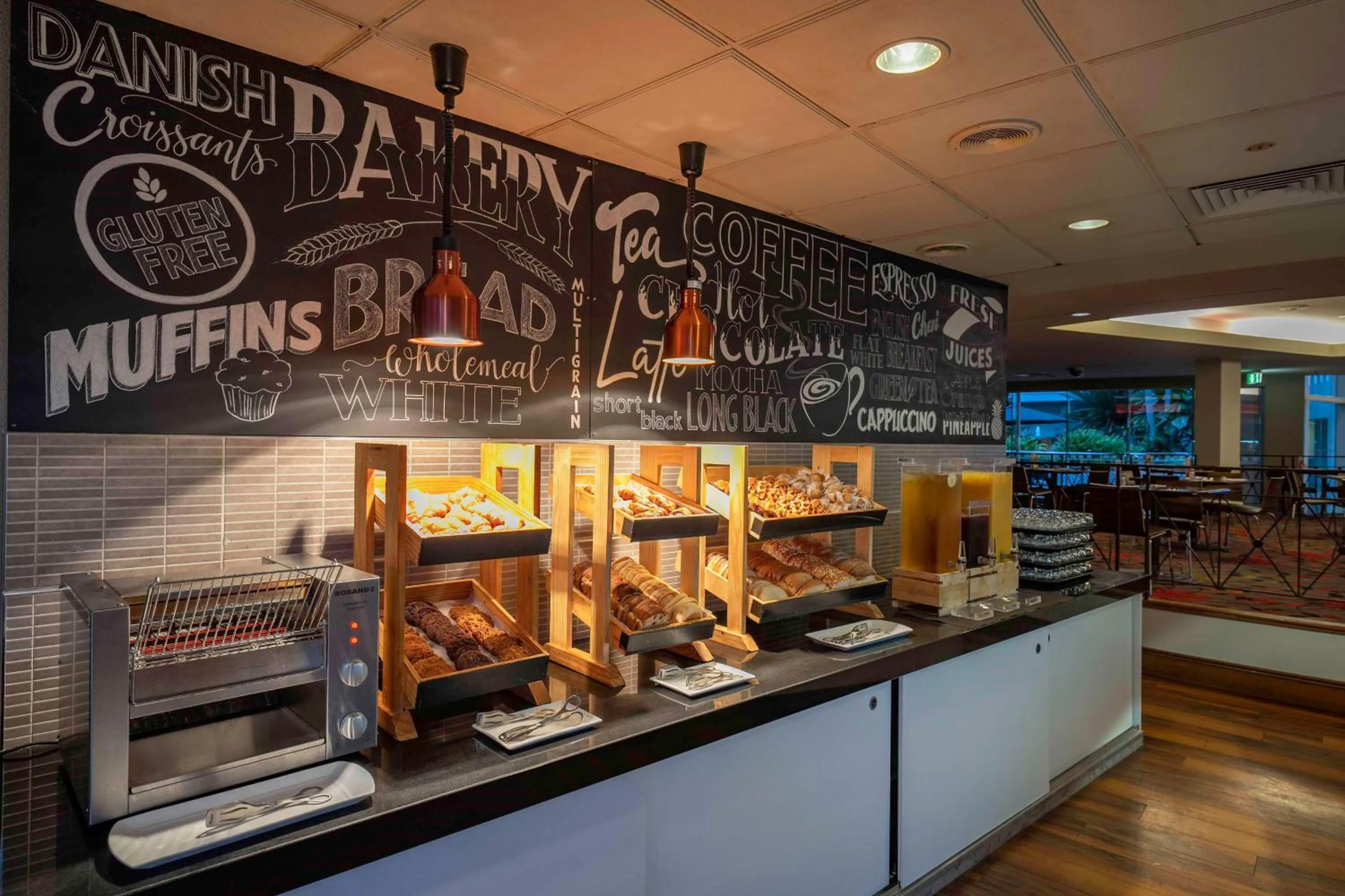 Restaurant/places to eat in DoubleTree by Hilton Cairns