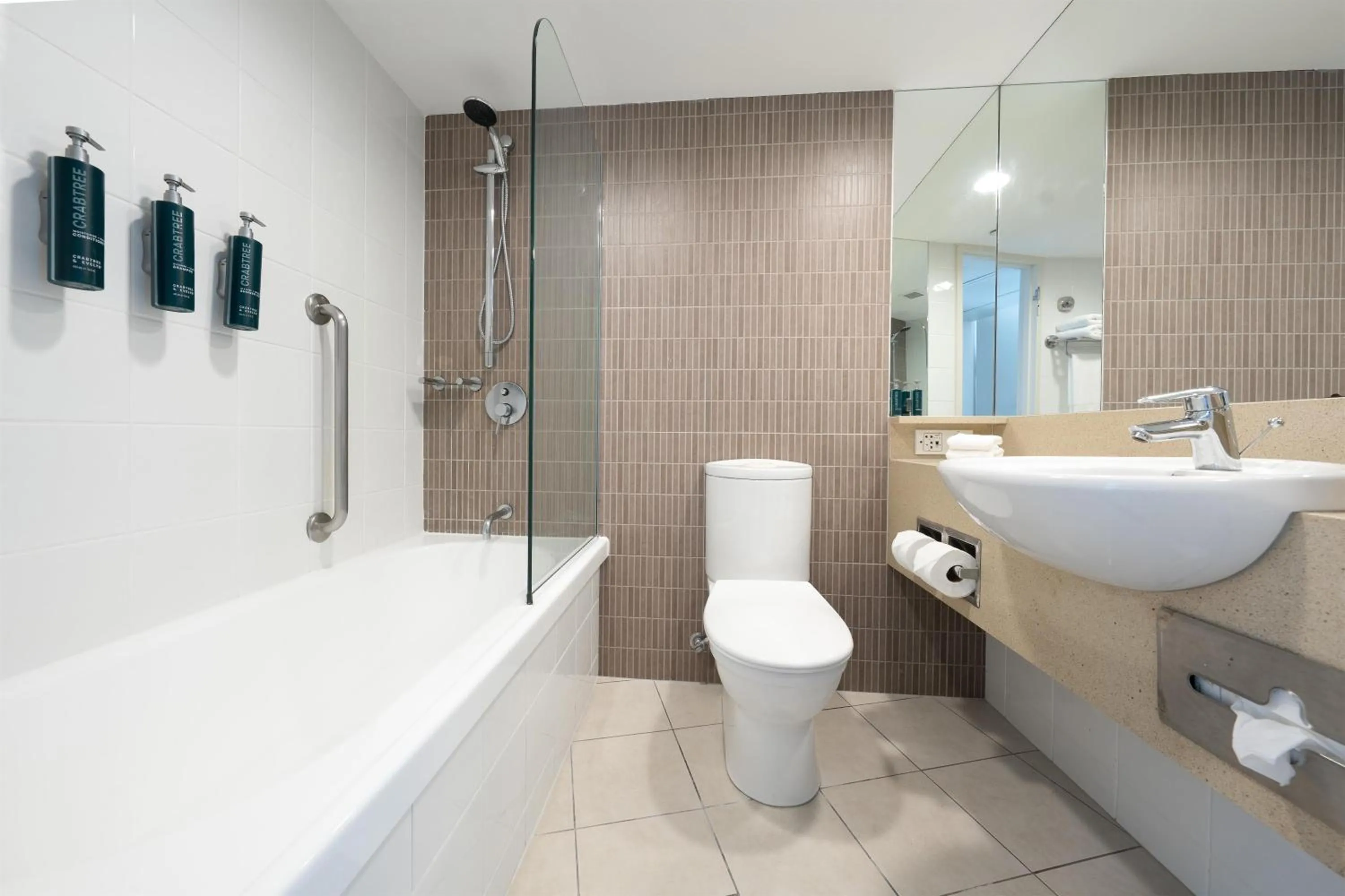 Bathroom in DoubleTree by Hilton Cairns