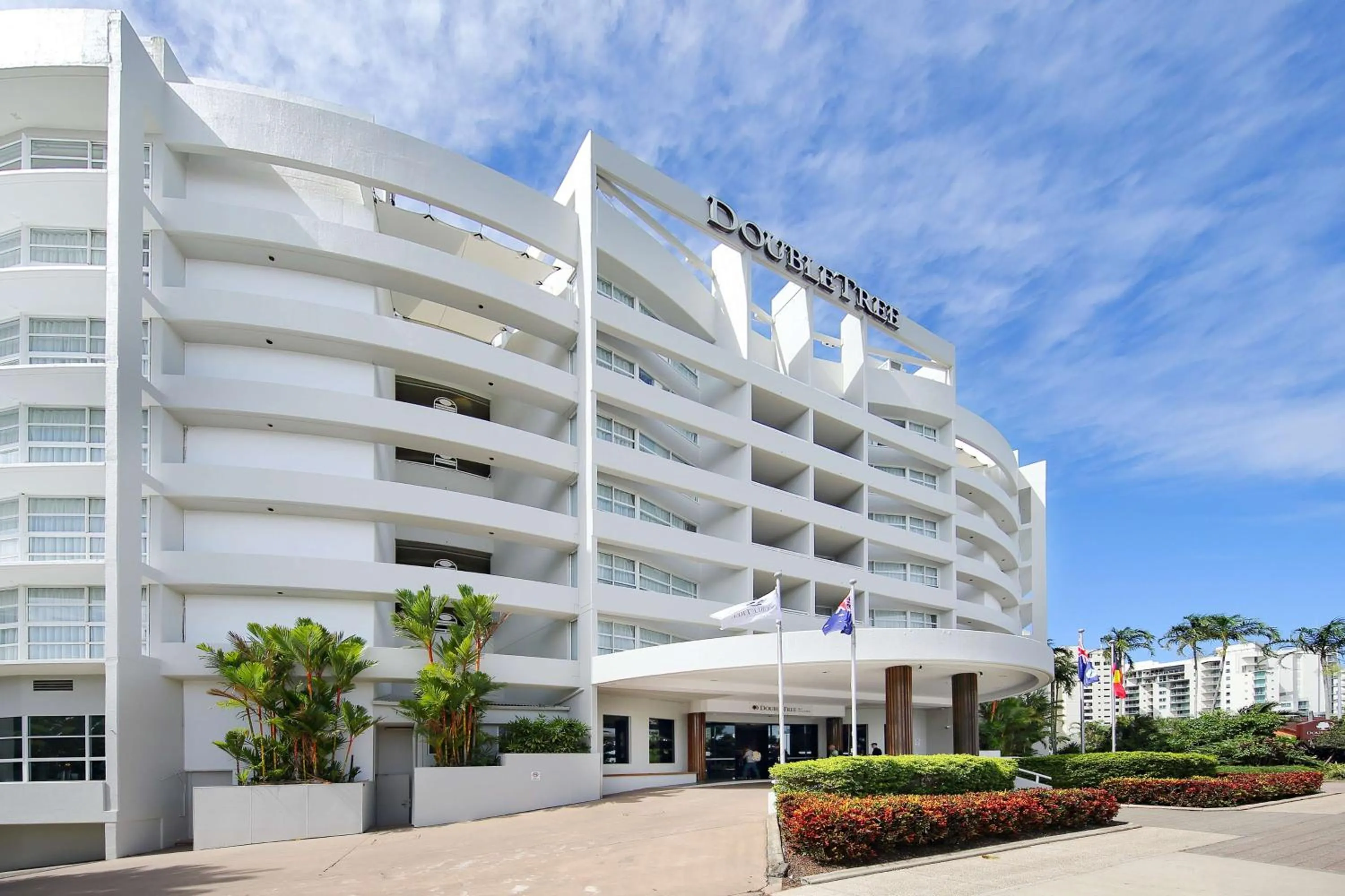 Property building in DoubleTree by Hilton Cairns