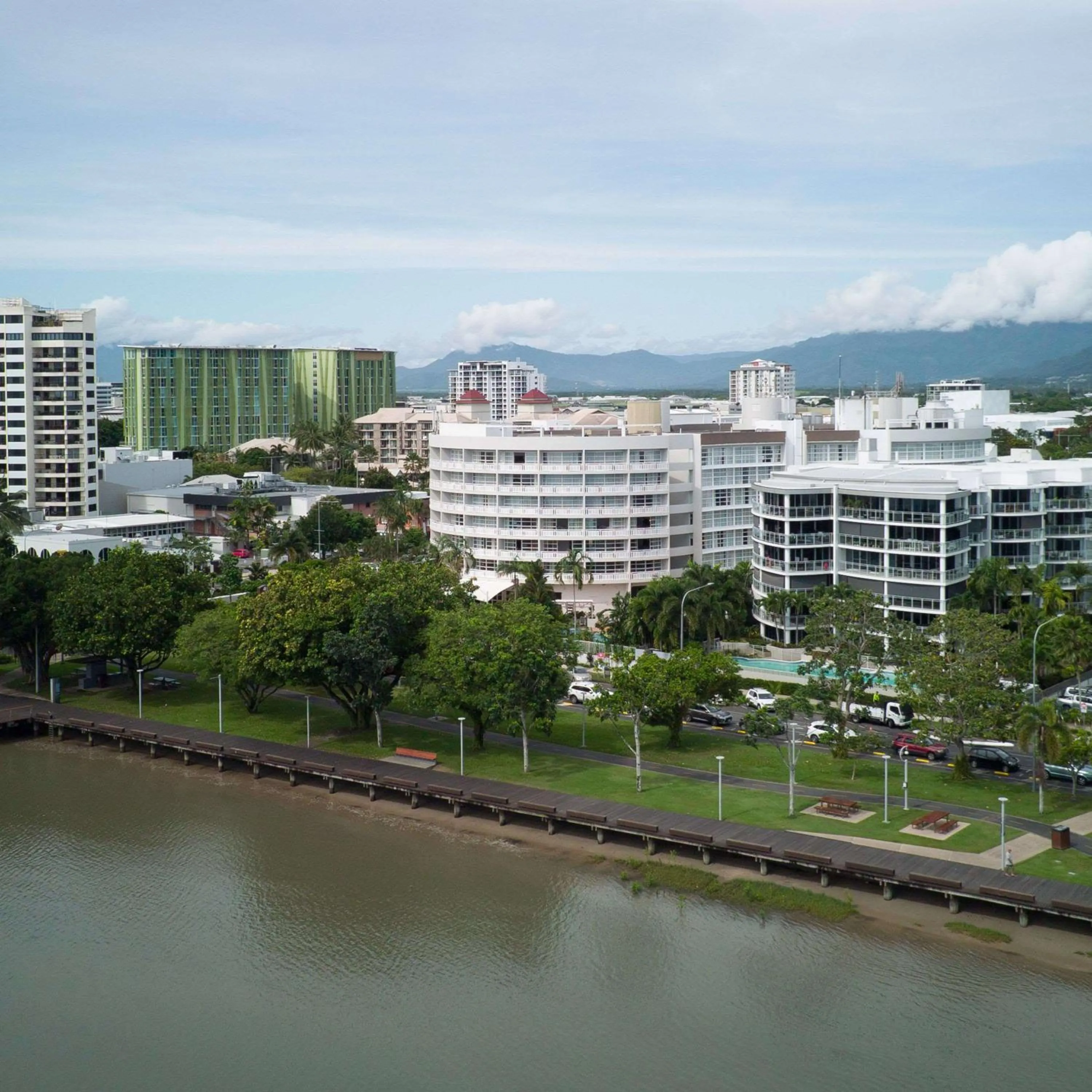Property building in DoubleTree by Hilton Cairns
