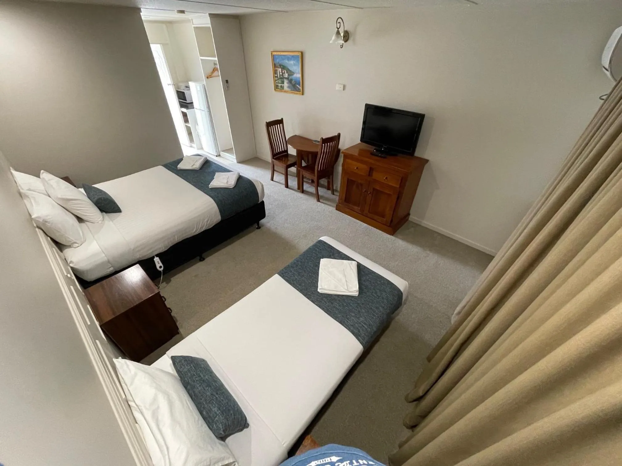 Bed in Jerilderie Motor Inn