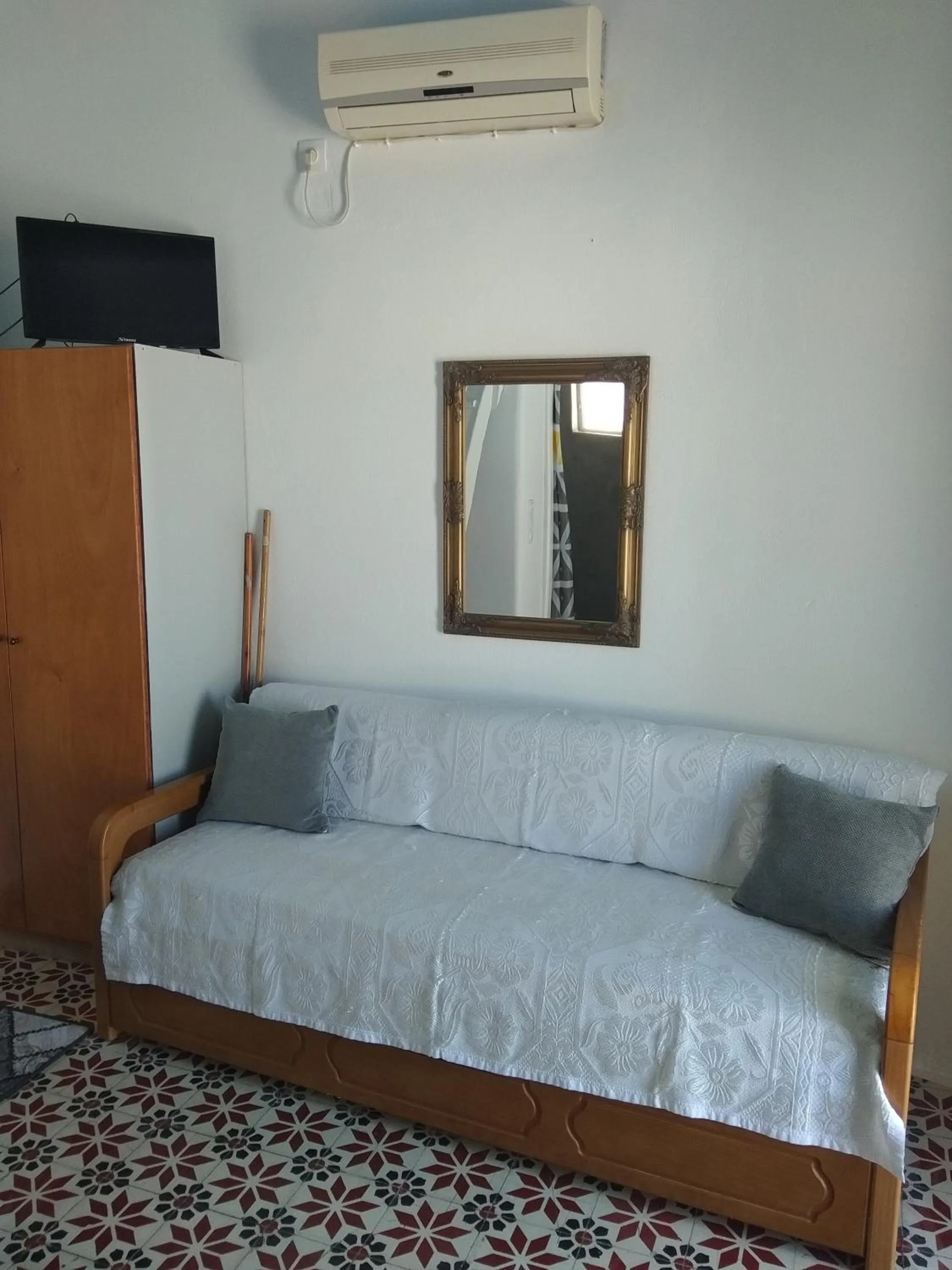 Living room, Bed in Popi Studios