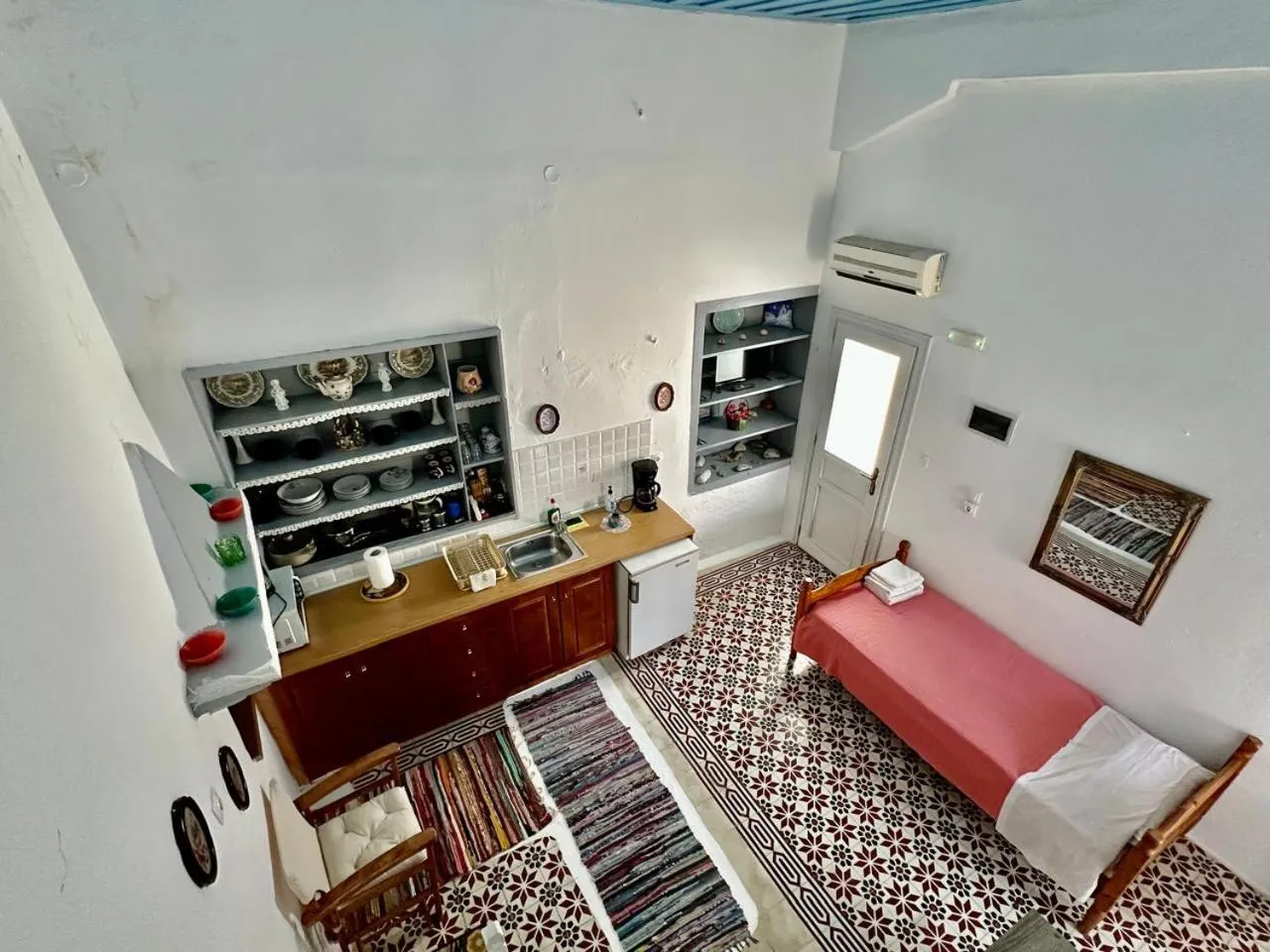 Photo of the whole room in Popi Studios