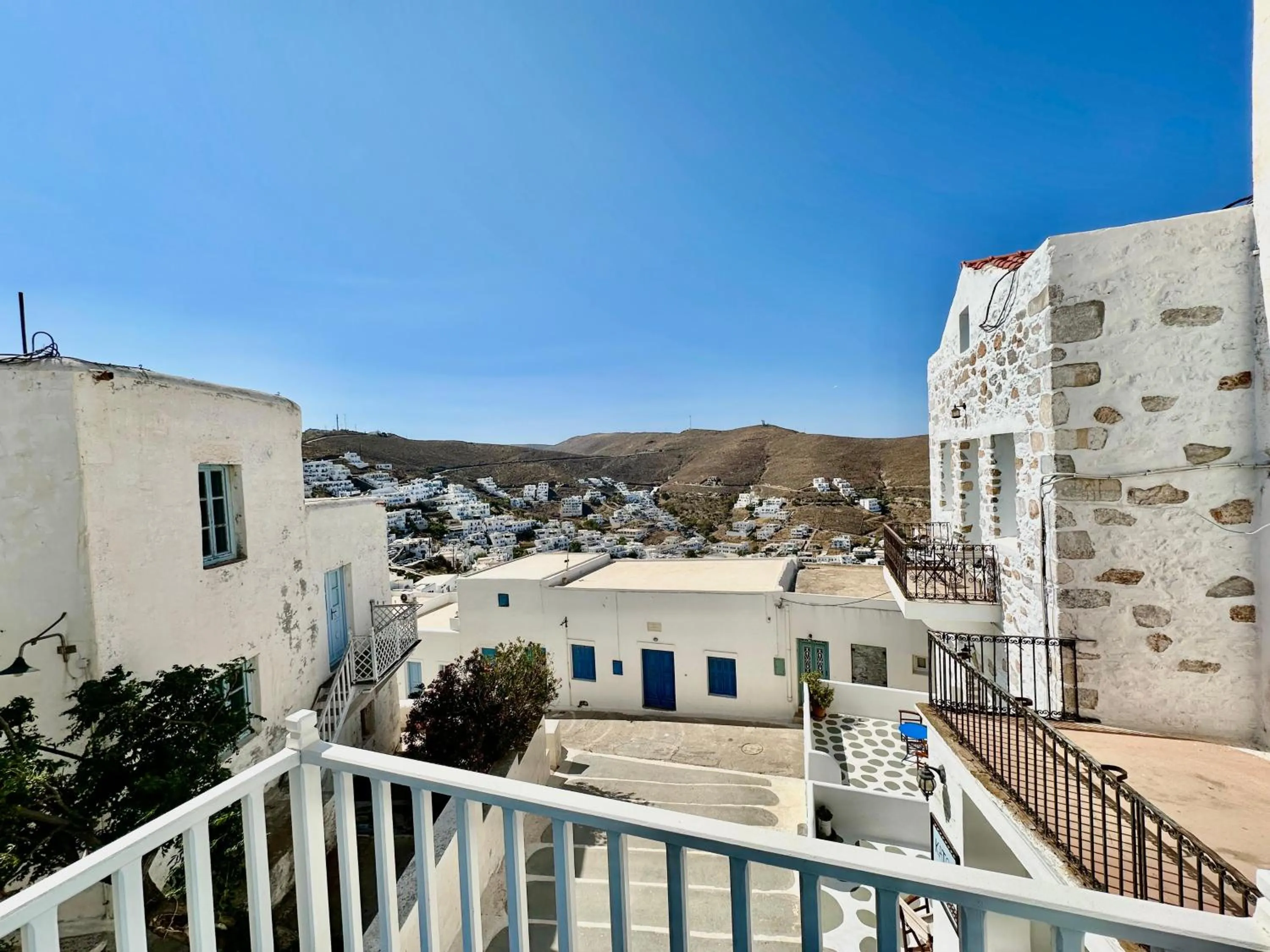 Property building in Popi Studios