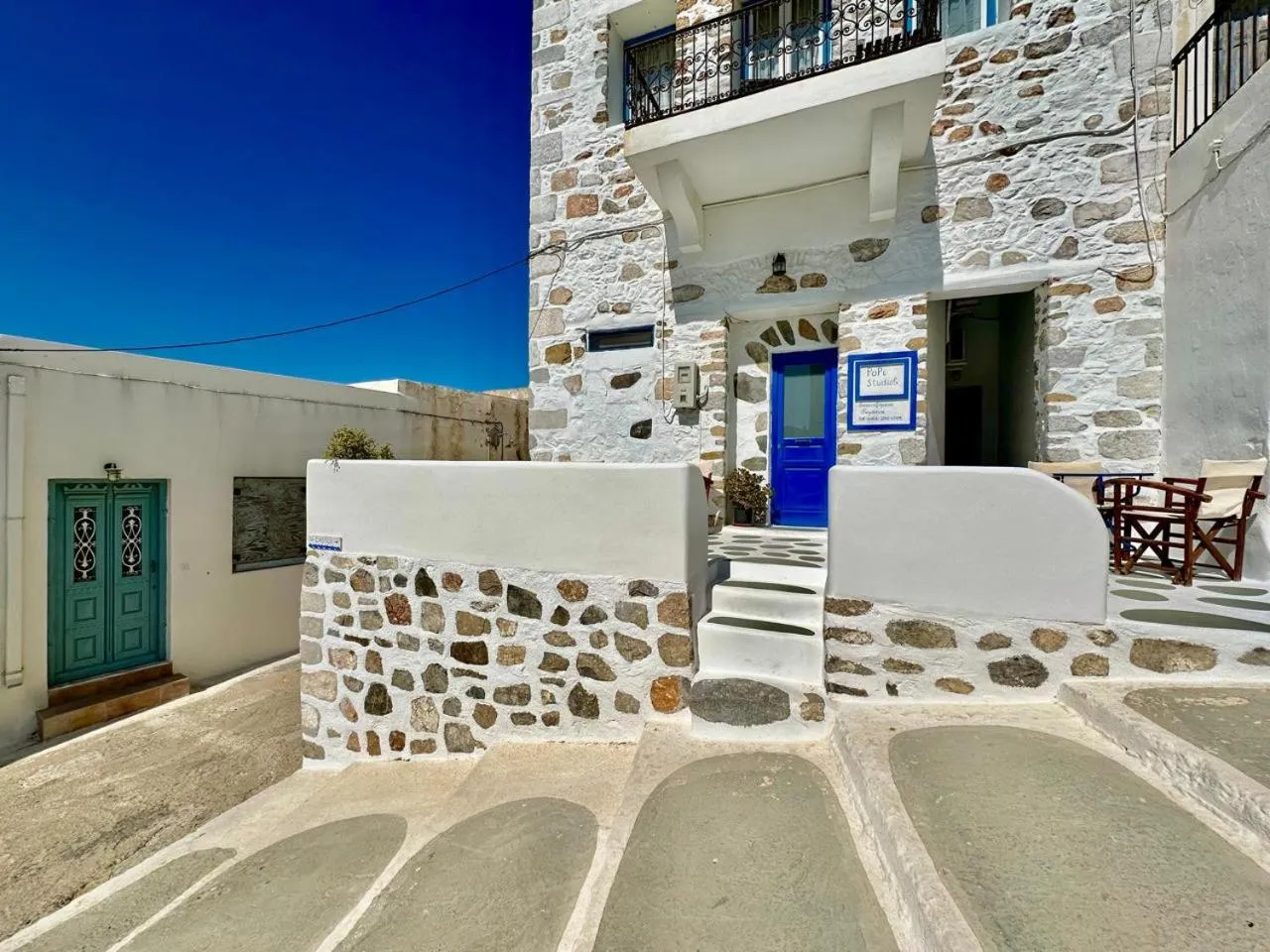 Property building in Popi Studios