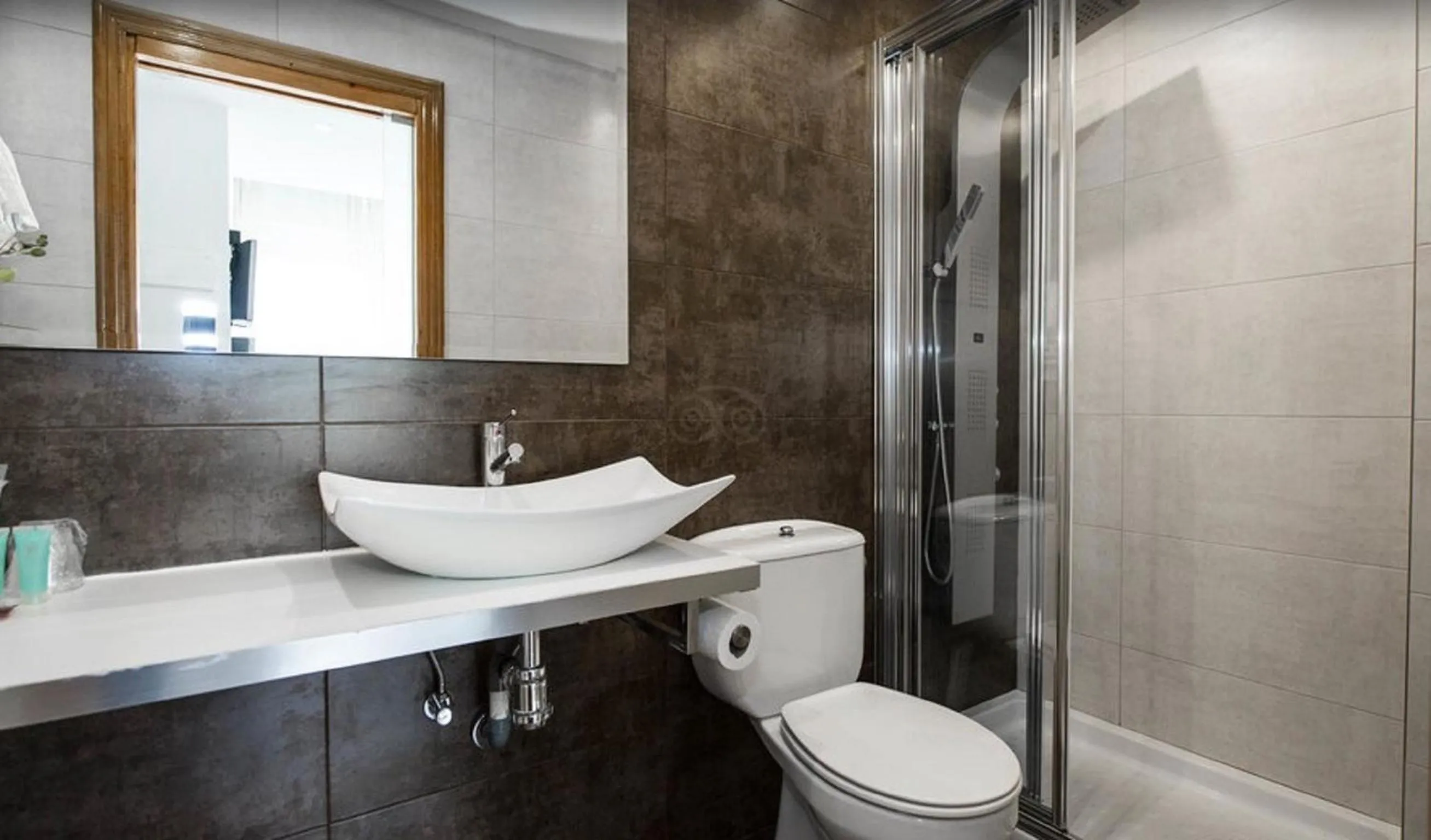 Bathroom in Hotel Itxas Gain Getaria