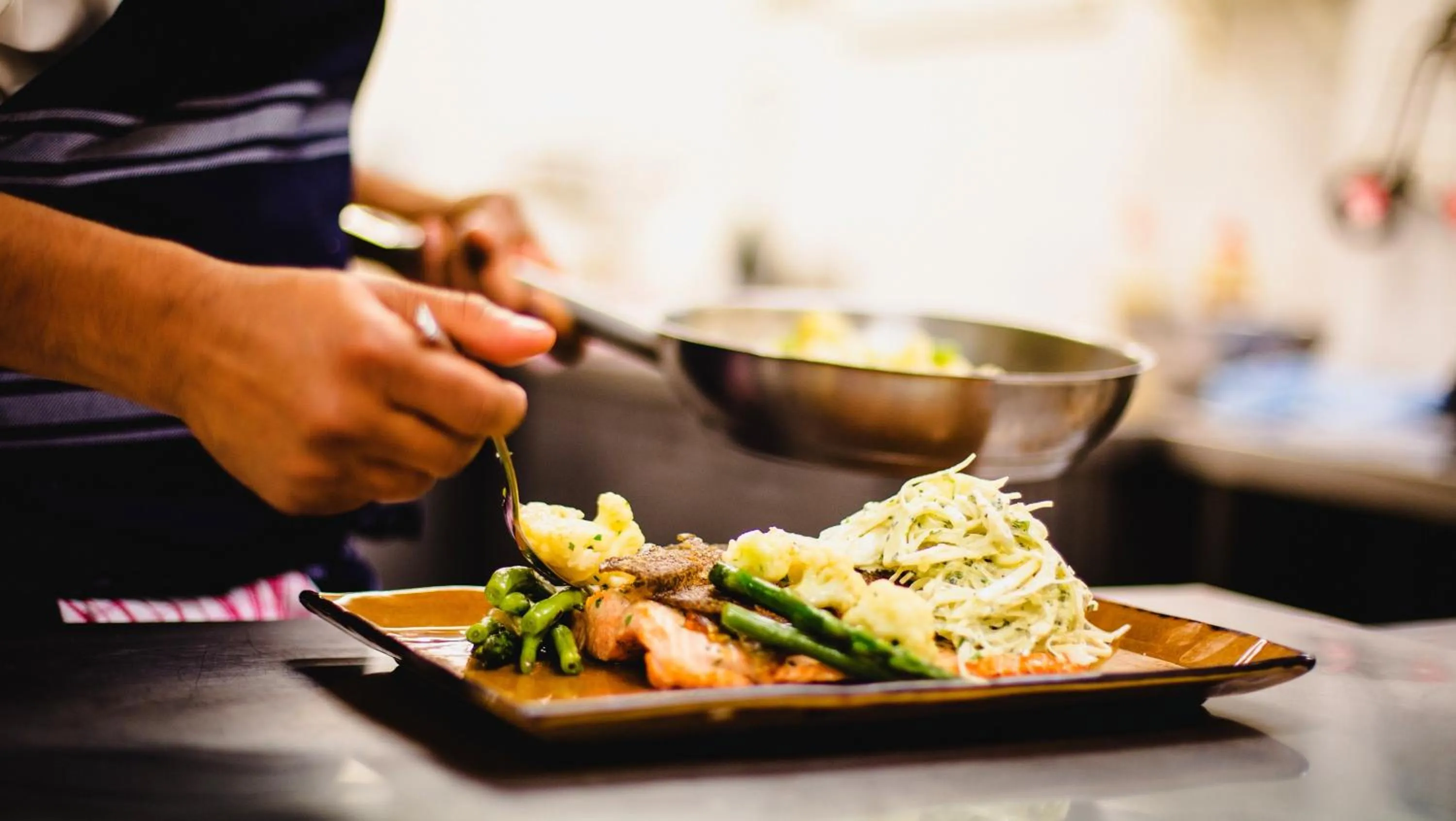 Restaurant/places to eat in Holiday Inn Perth City Centre by IHG