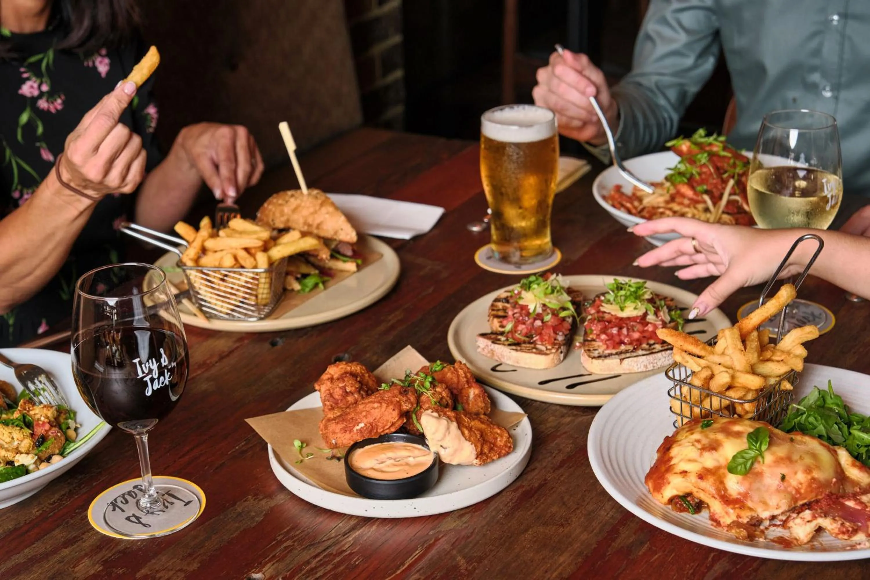 Restaurant/places to eat in Holiday Inn Perth City Centre by IHG