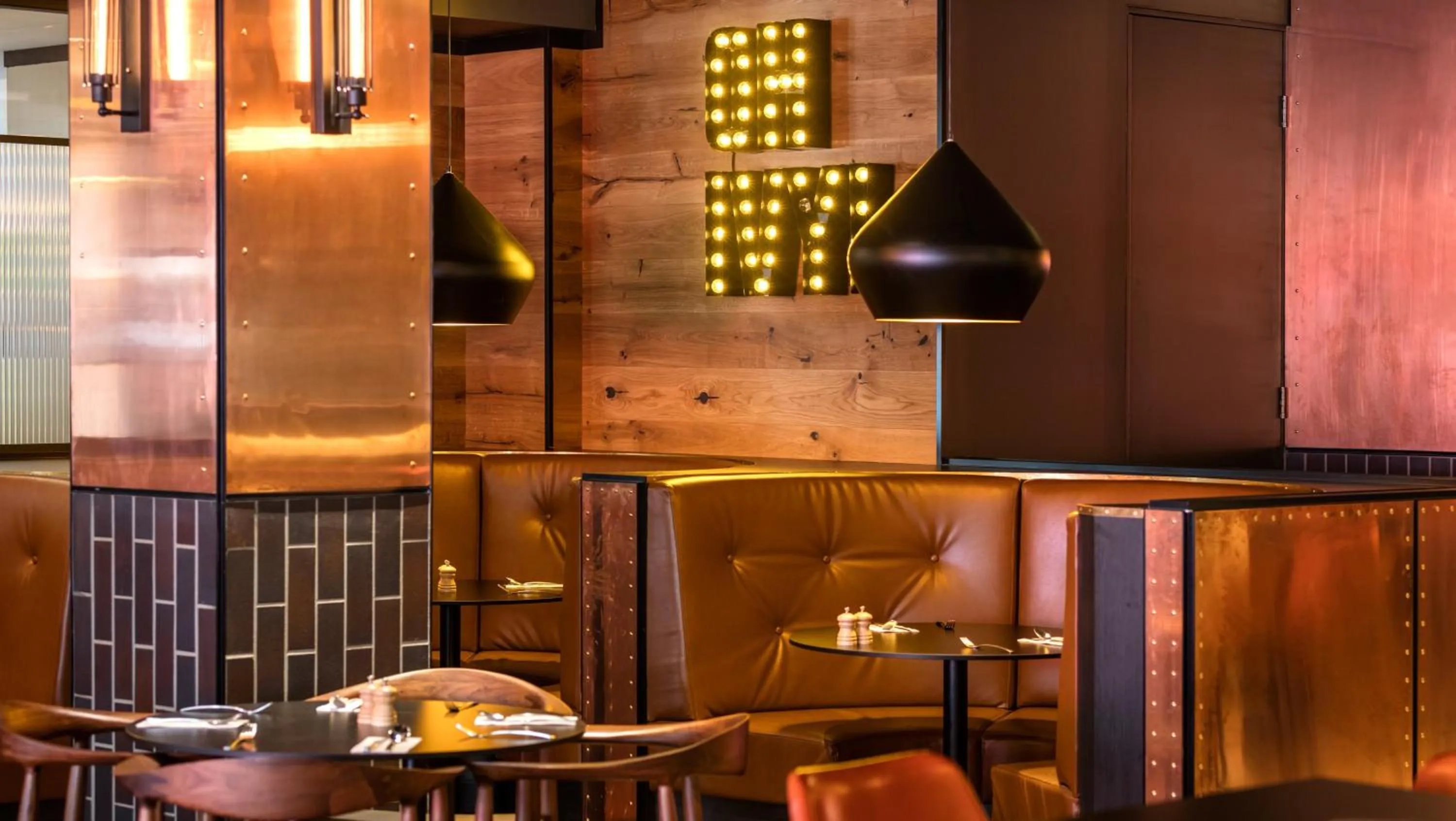 Restaurant/places to eat in Holiday Inn Perth City Centre by IHG