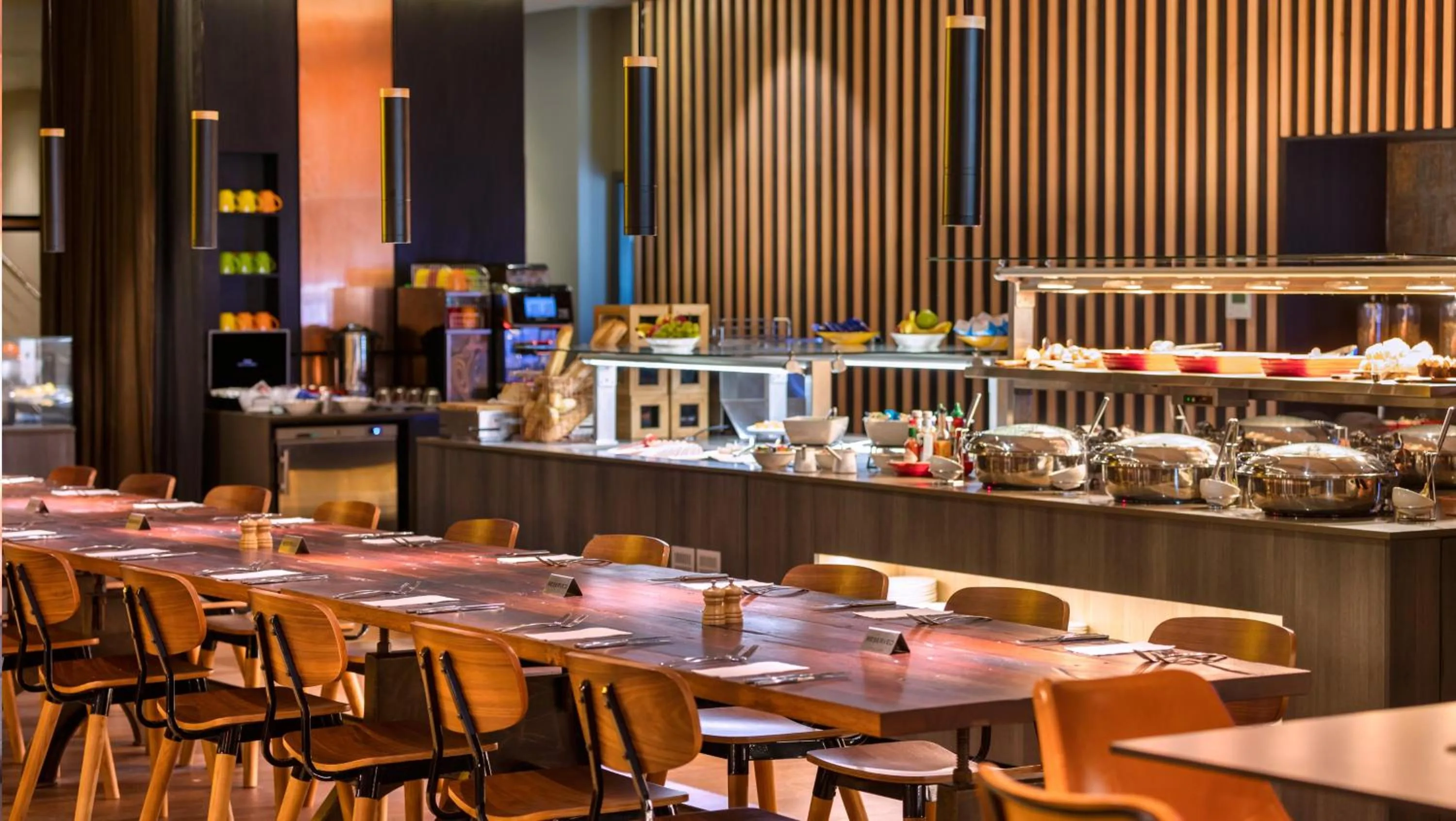 Restaurant/places to eat in Holiday Inn Perth City Centre by IHG