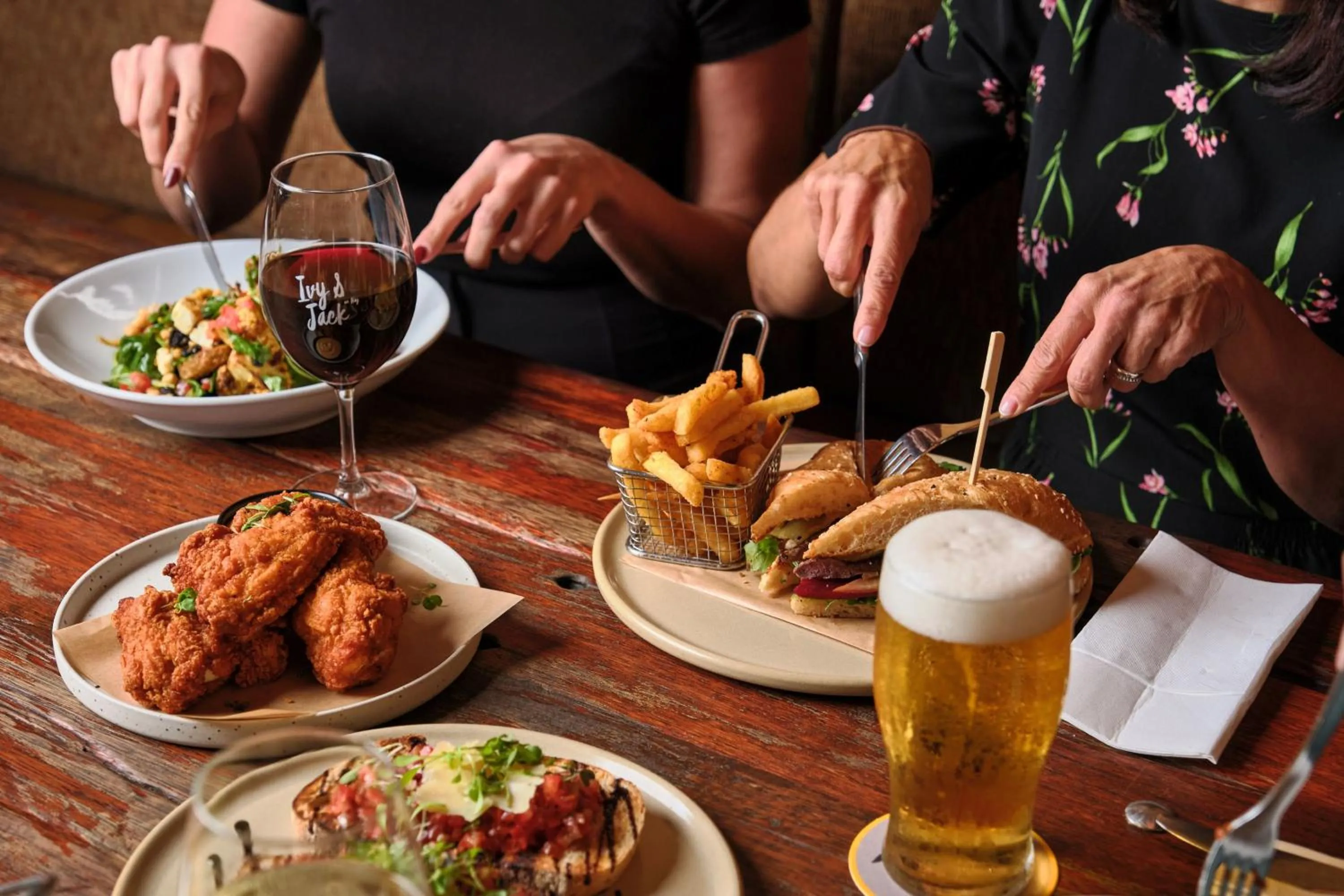 Restaurant/places to eat in Holiday Inn Perth City Centre by IHG